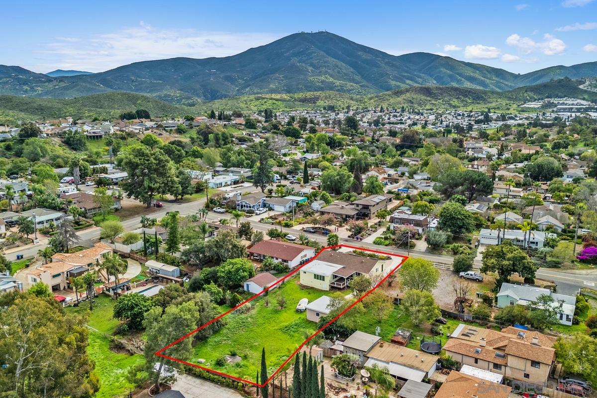 Detail Gallery Image 3 of 32 For 10620  Garden Way, Spring Valley,  CA 91978 - 4 Beds | 3 Baths