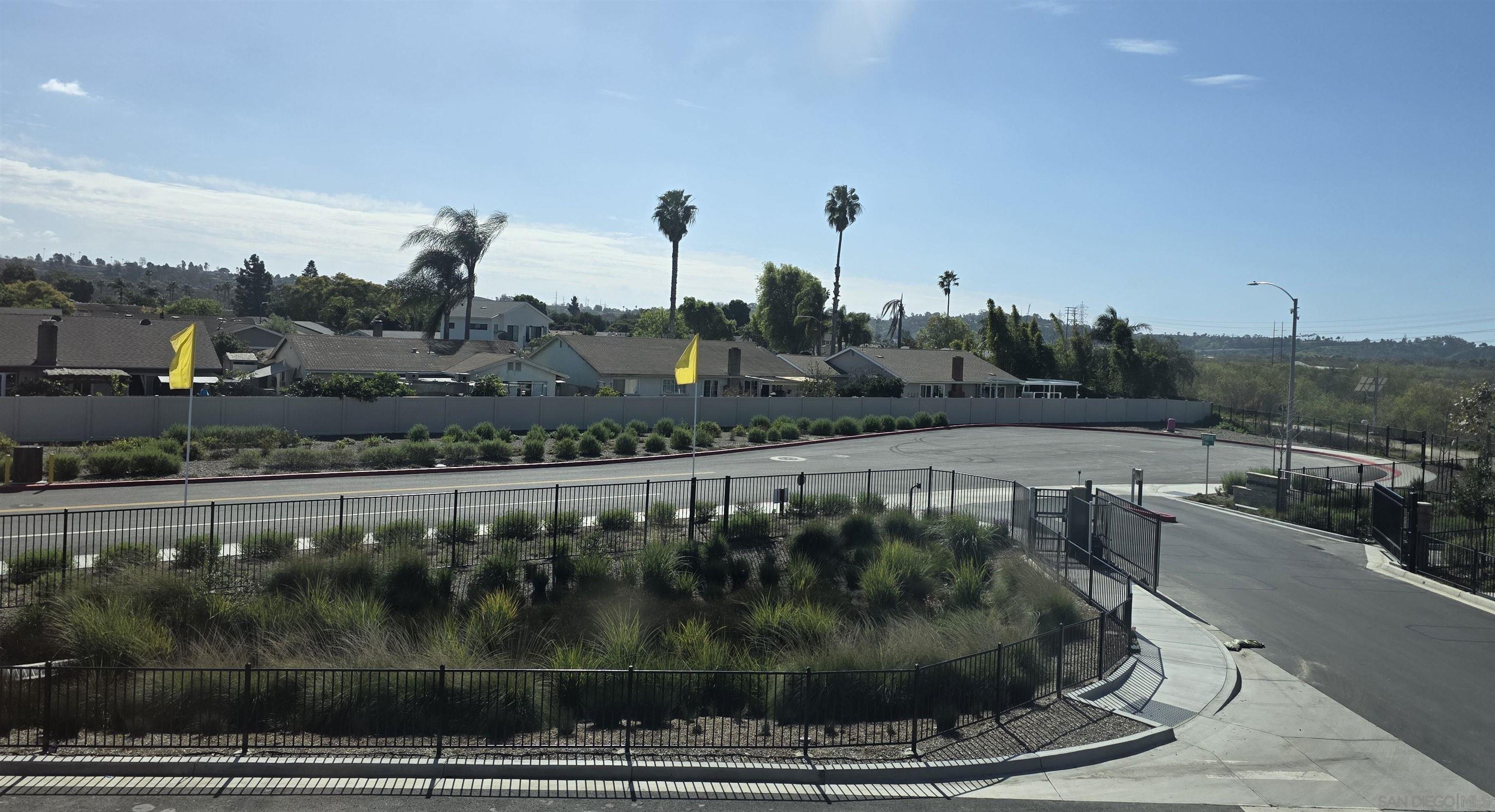 Detail Gallery Image 6 of 6 For 724  Kingbird Loop, Oceanside,  CA 92058 - 3 Beds | 2/1 Baths