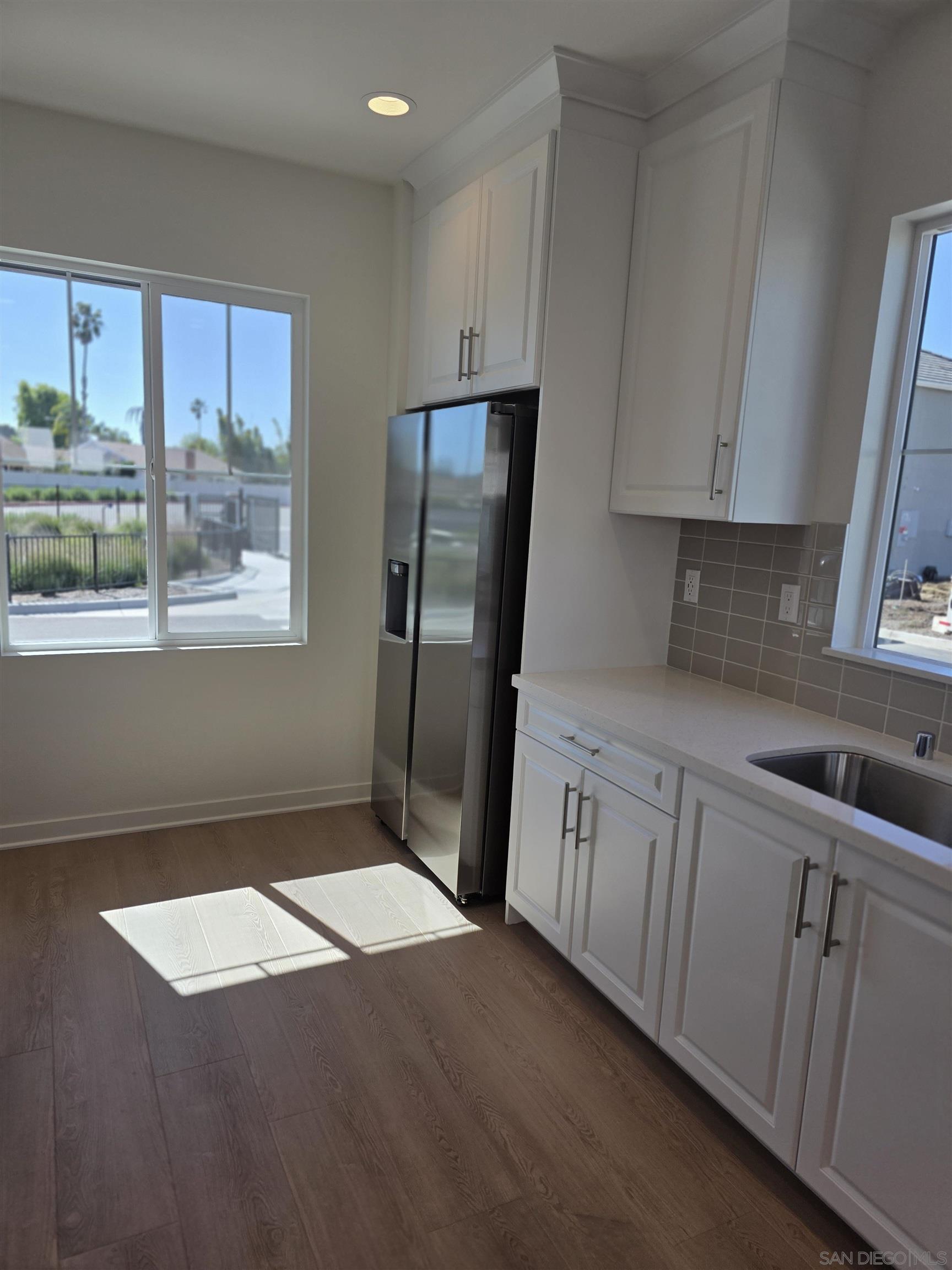 Detail Gallery Image 7 of 8 For 724  Kingbird Loop, Oceanside,  CA 92058 - 3 Beds | 2/1 Baths