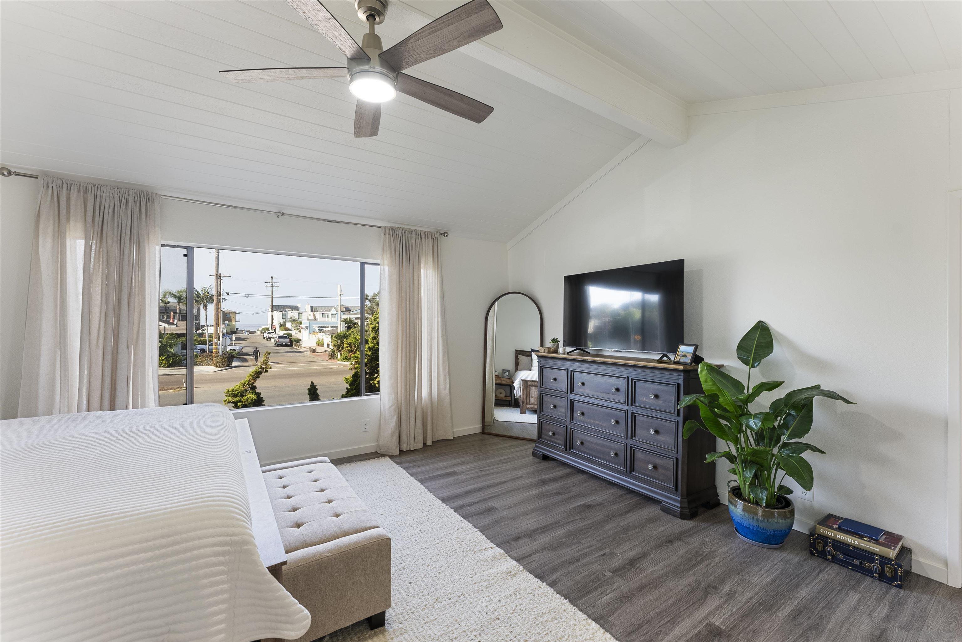 Detail Gallery Image 18 of 29 For 2435  Camino Del Mar, Del Mar,  CA 92014 - 4 Beds | 3 Baths