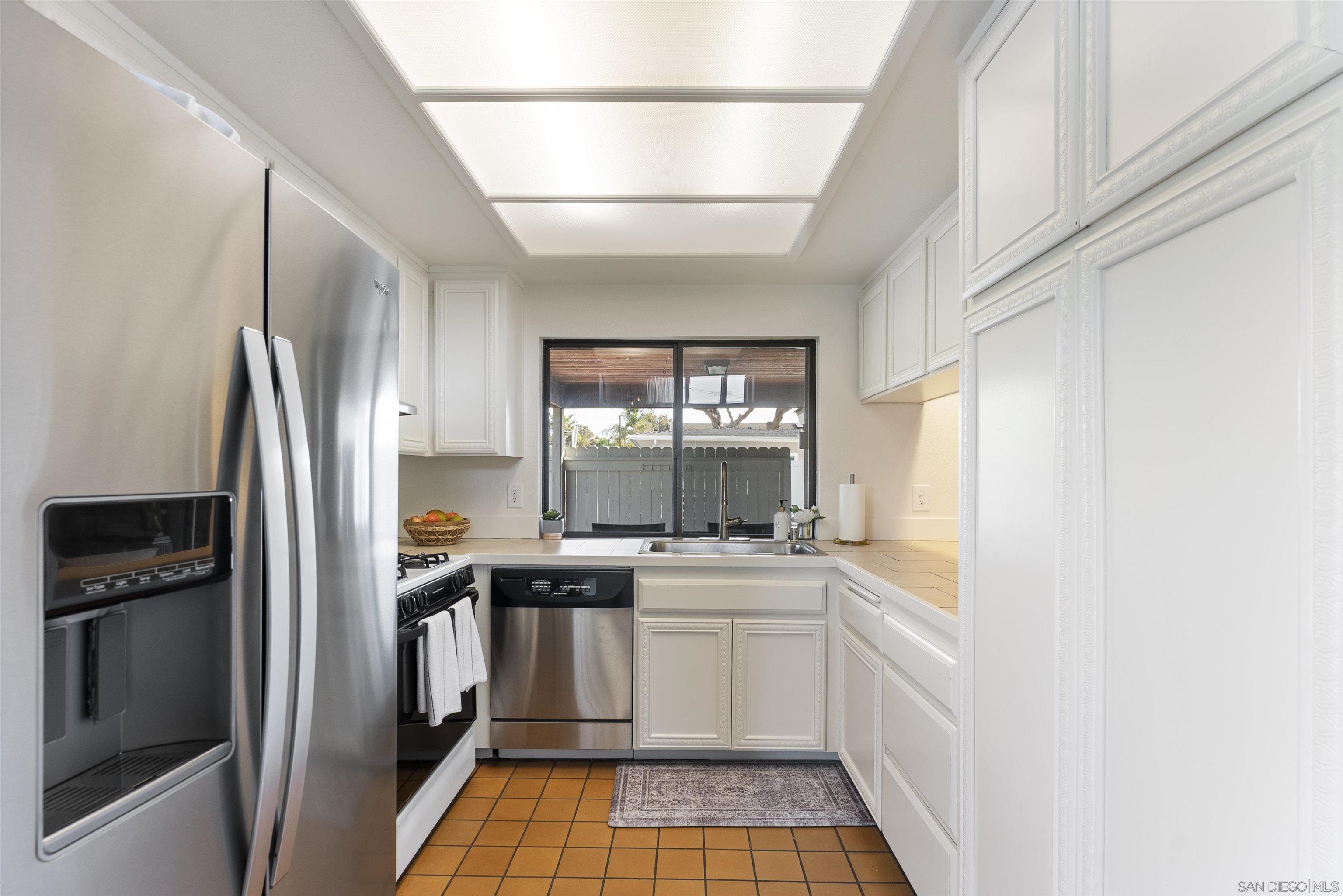 Detail Gallery Image 9 of 29 For 2435  Camino Del Mar, Del Mar,  CA 92014 - 4 Beds | 3 Baths