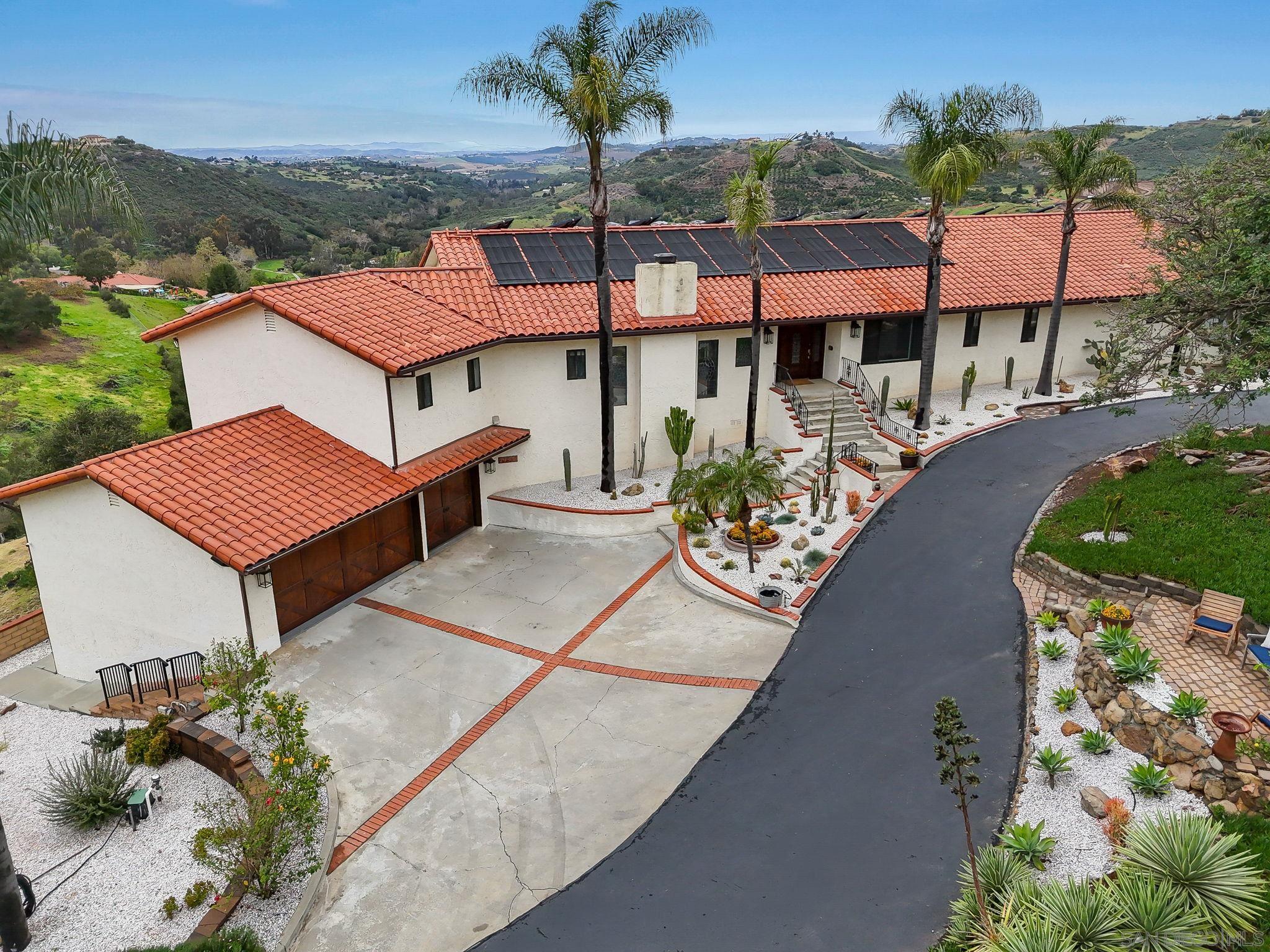 Detail Gallery Image 3 of 72 For 29509  Hoxie Ranch Rd, Vista,  CA 92084 - 3 Beds | 3/1 Baths