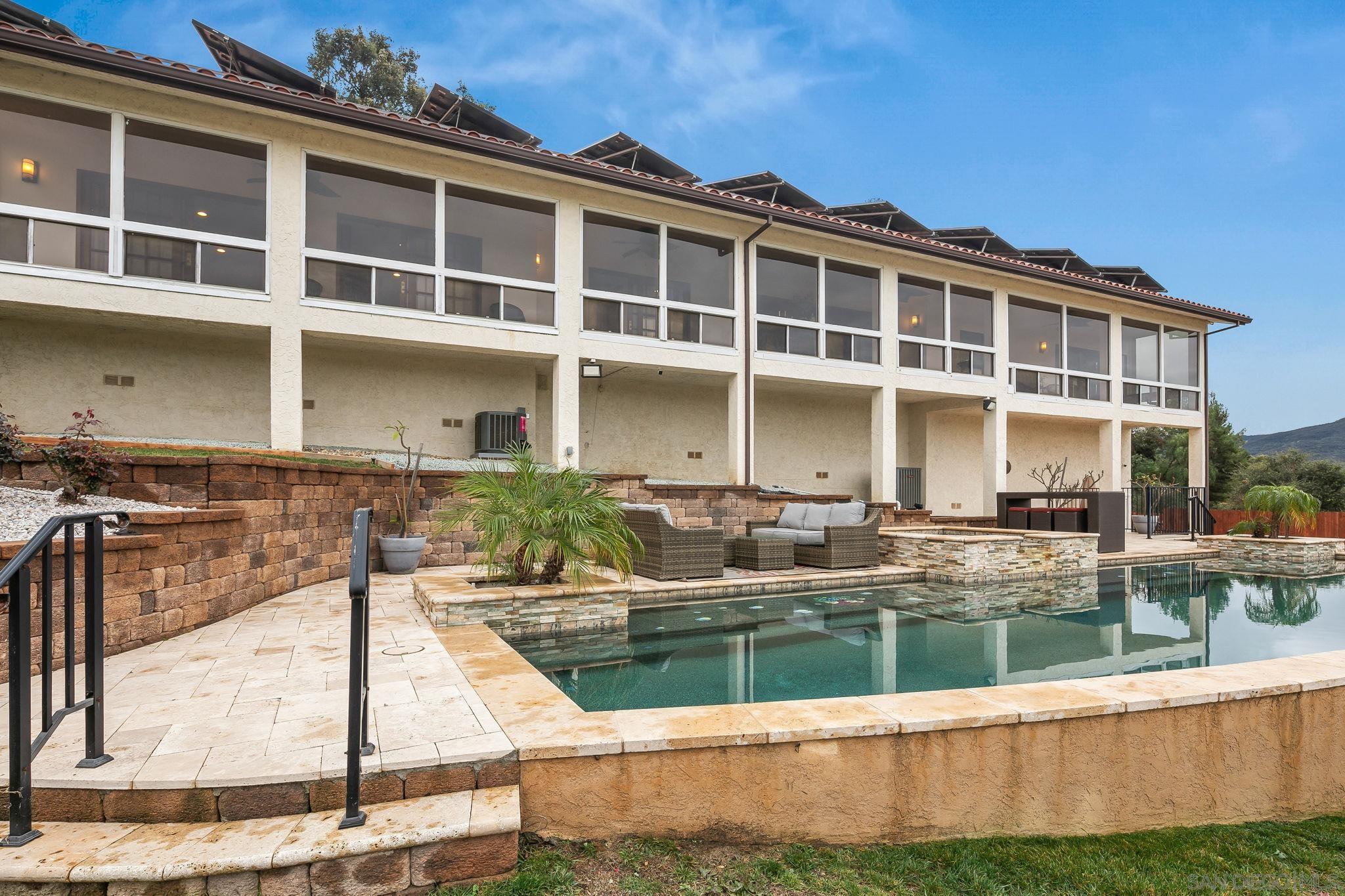 Detail Gallery Image 49 of 72 For 29509  Hoxie Ranch Rd, Vista,  CA 92084 - 3 Beds | 3/1 Baths