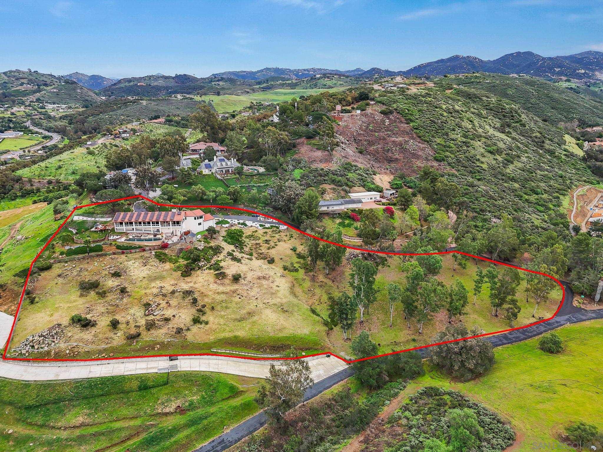 Detail Gallery Image 6 of 72 For 29509  Hoxie Ranch Rd, Vista,  CA 92084 - 3 Beds | 3/1 Baths