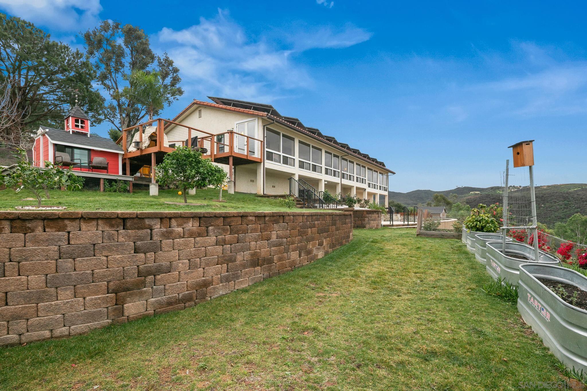 Detail Gallery Image 65 of 72 For 29509  Hoxie Ranch Rd, Vista,  CA 92084 - 3 Beds | 3/1 Baths