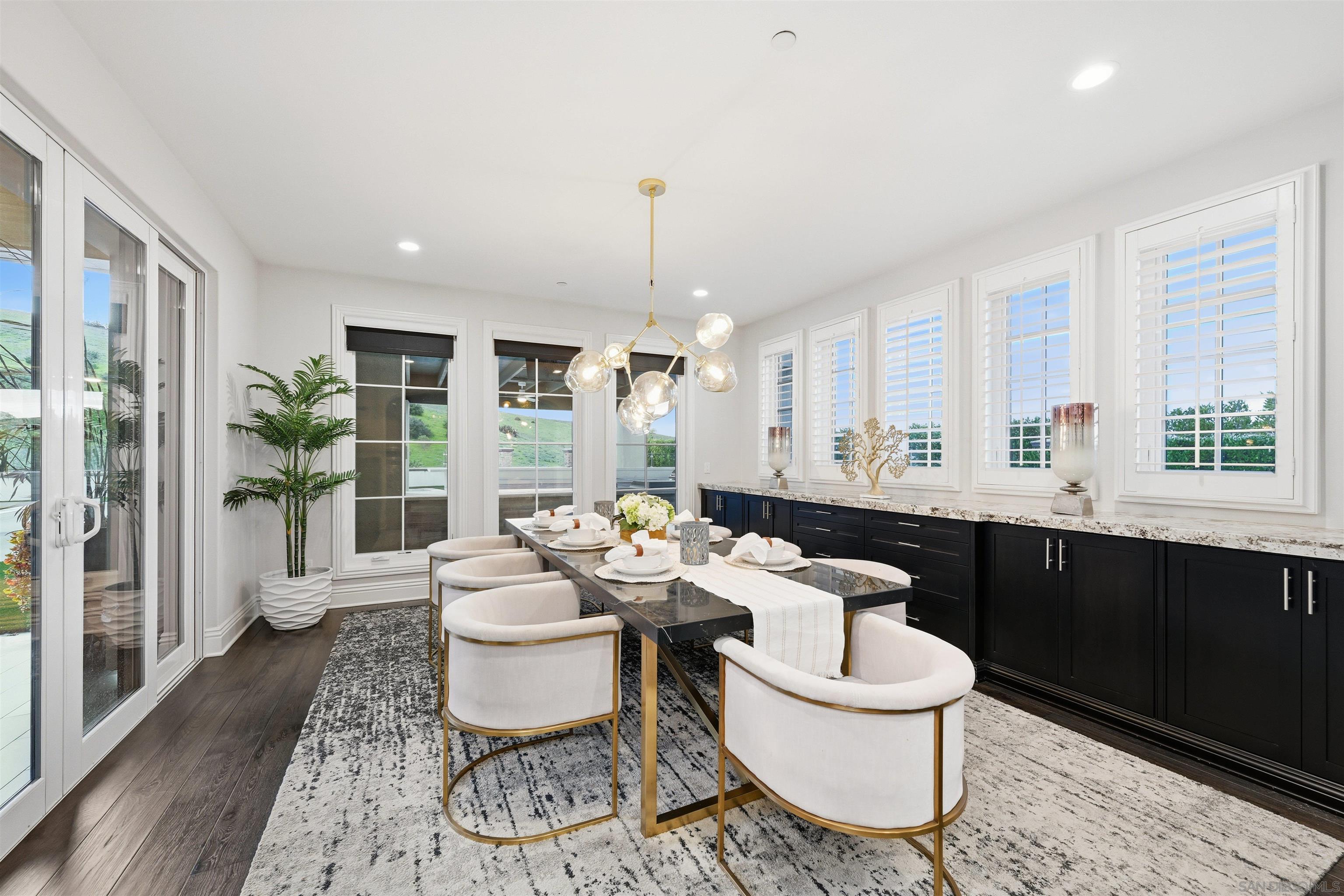 Detail Gallery Image 13 of 43 For 14849  Chesfield Ct, San Diego,  CA 92127 - 5 Beds | 5/1 Baths