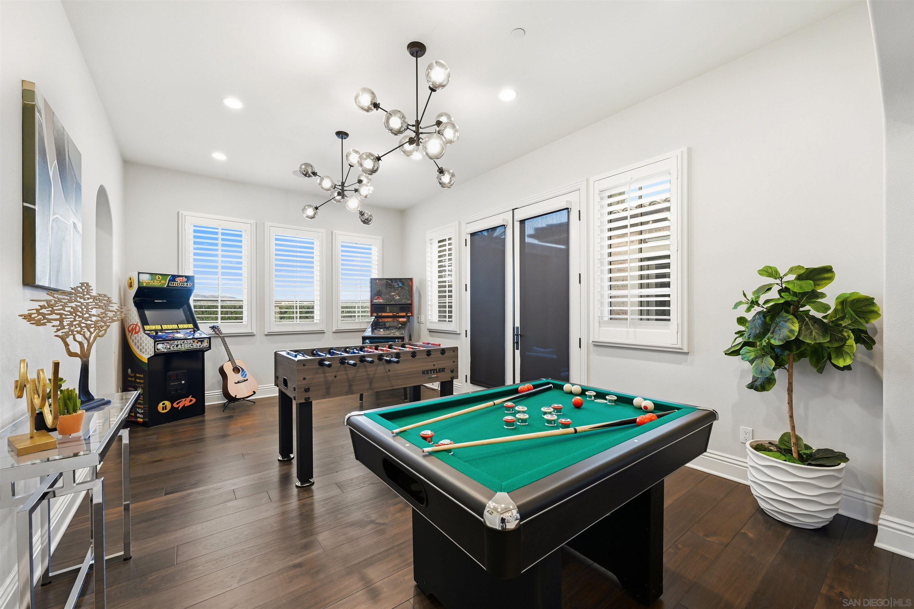 Detail Gallery Image 14 of 43 For 14849  Chesfield Ct, San Diego,  CA 92127 - 5 Beds | 5/1 Baths