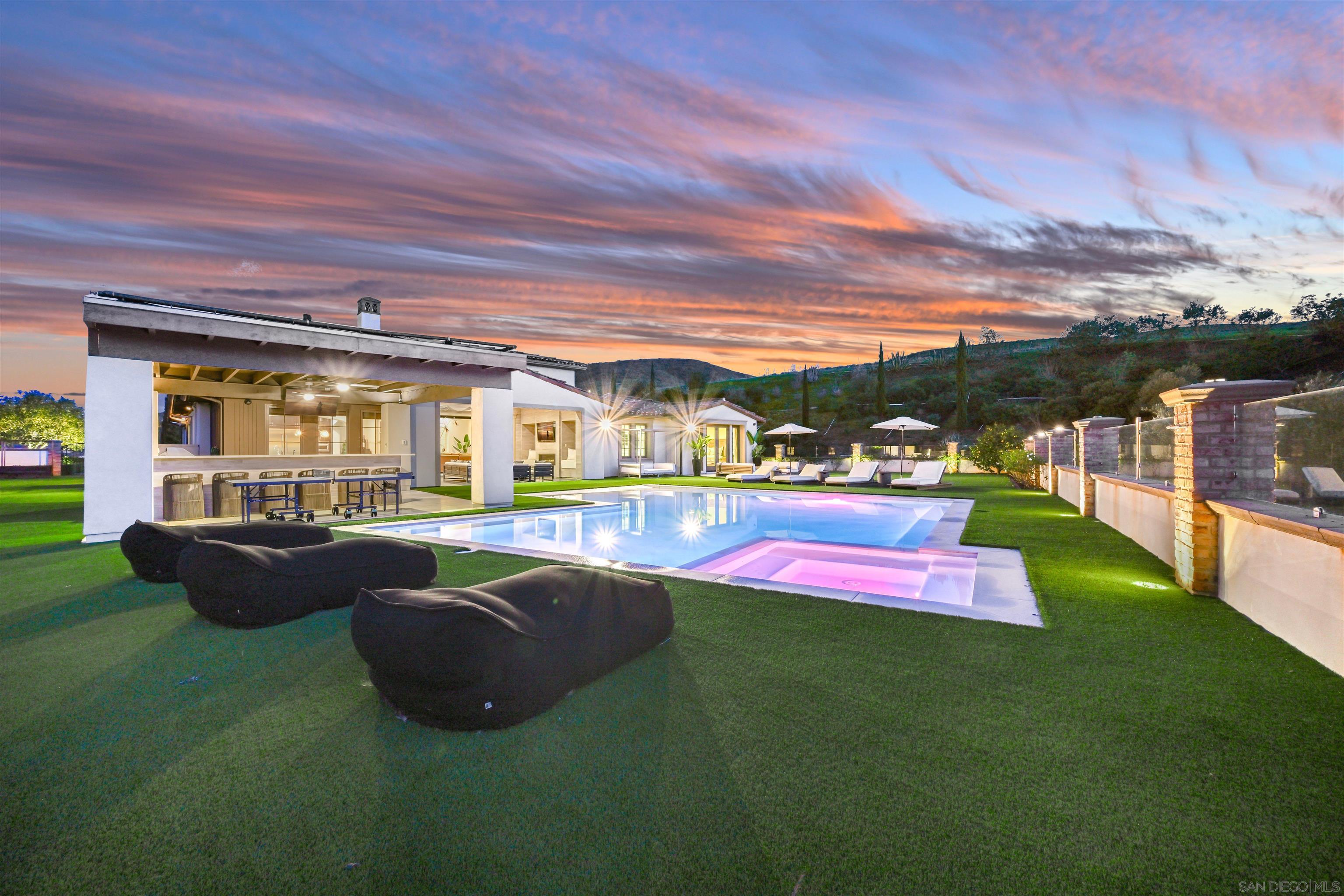 Detail Gallery Image 36 of 43 For 14849  Chesfield Ct, San Diego,  CA 92127 - 5 Beds | 5/1 Baths