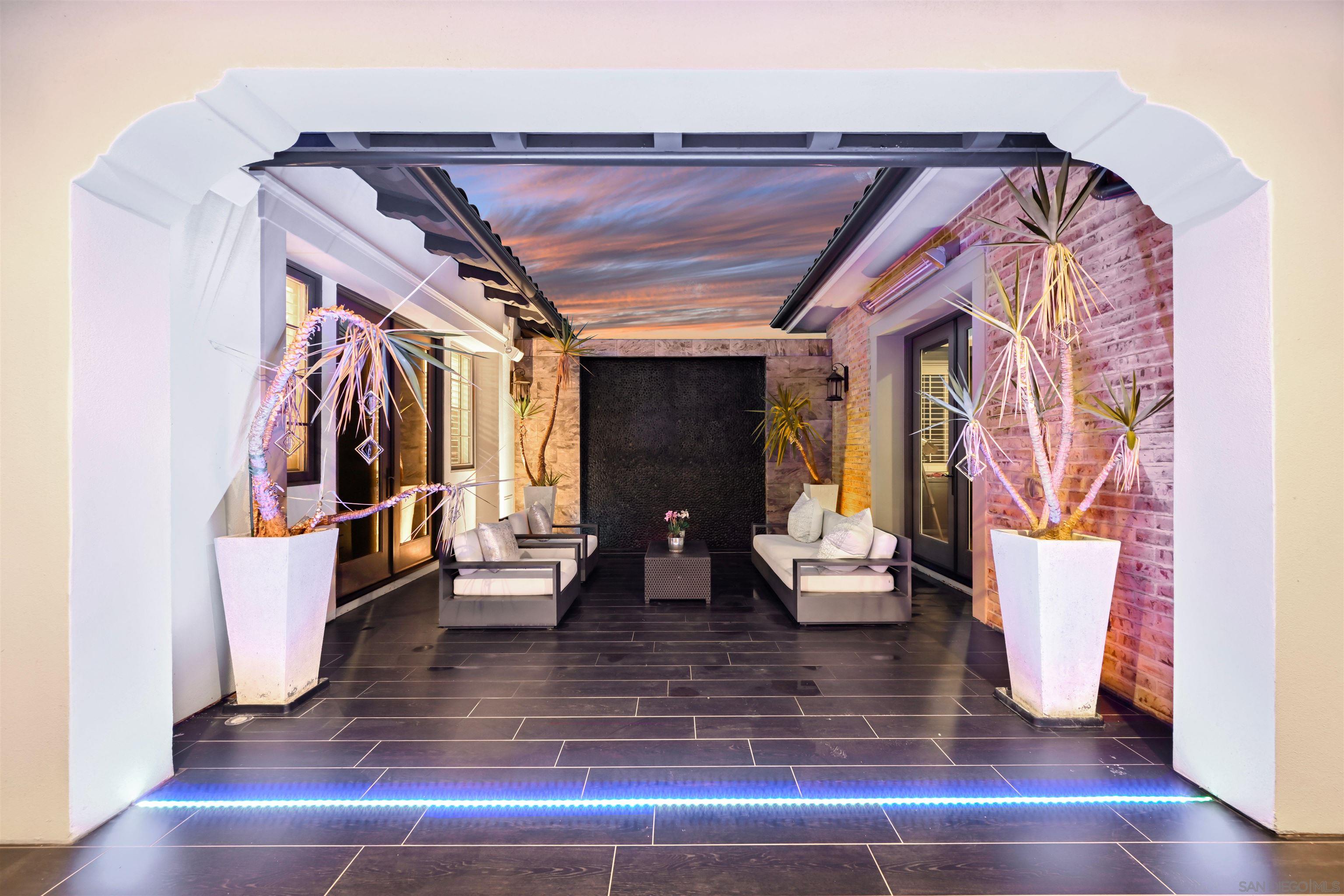 Detail Gallery Image 5 of 43 For 14849  Chesfield Ct, San Diego,  CA 92127 - 5 Beds | 5/1 Baths