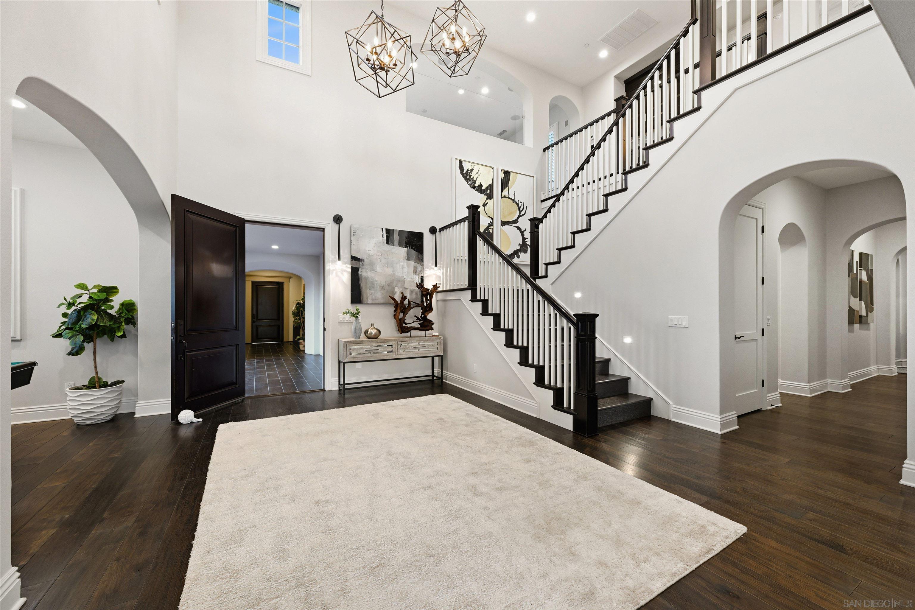 Detail Gallery Image 6 of 43 For 14849  Chesfield Ct, San Diego,  CA 92127 - 5 Beds | 5/1 Baths