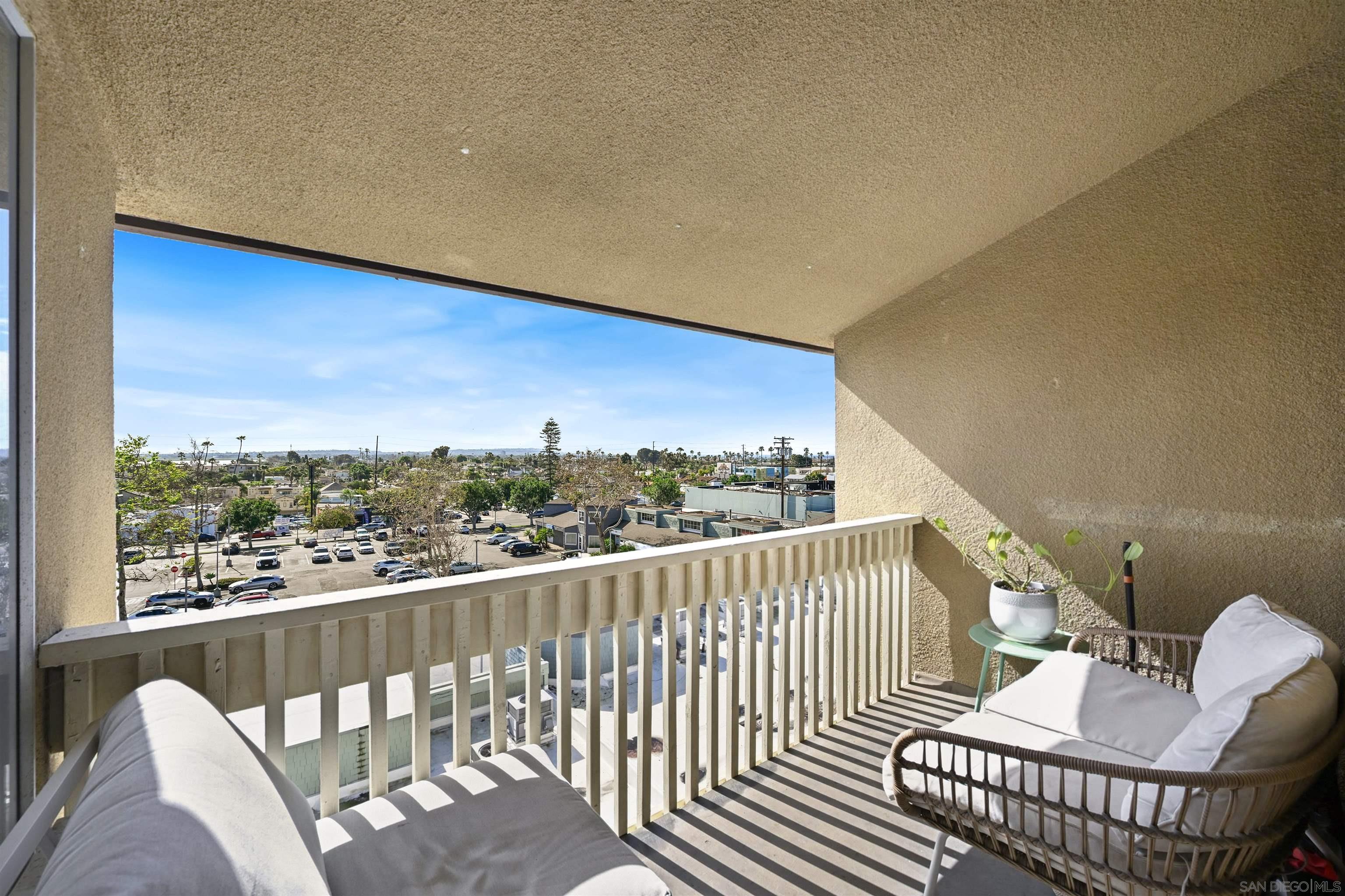 Detail Gallery Image 12 of 29 For 1855  Diamond St  #5-327,  San Diego,  CA 92109 - 1 Beds | 2 Baths