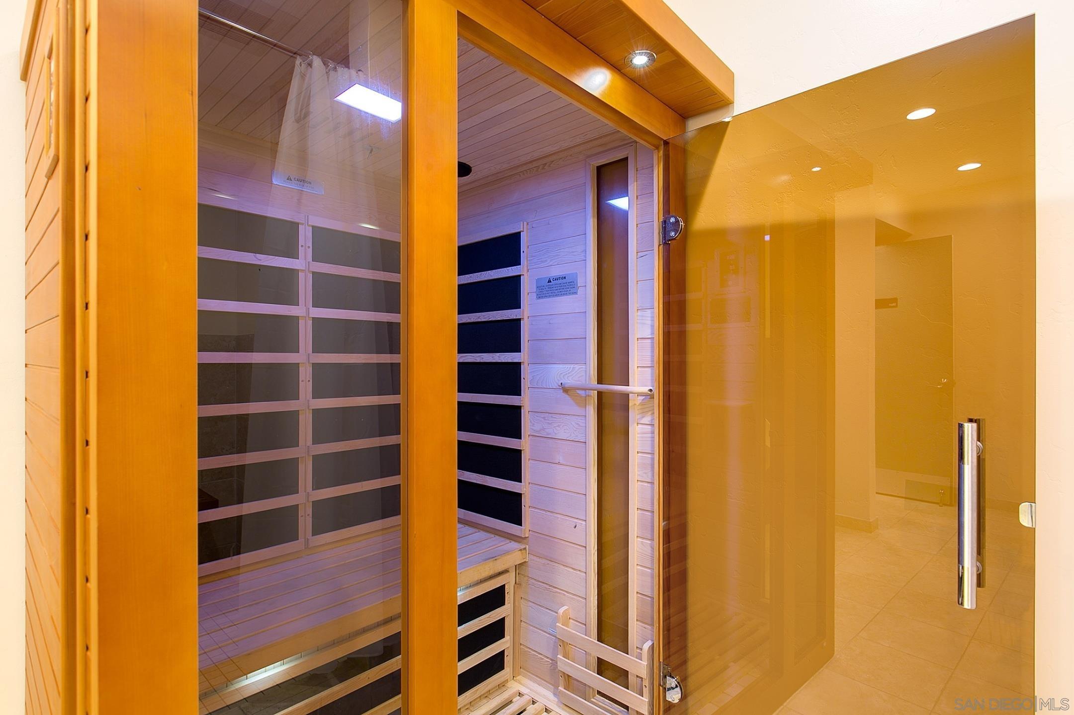 Detail Gallery Image 18 of 29 For 1855  Diamond St  #5-327,  San Diego,  CA 92109 - 1 Beds | 2 Baths