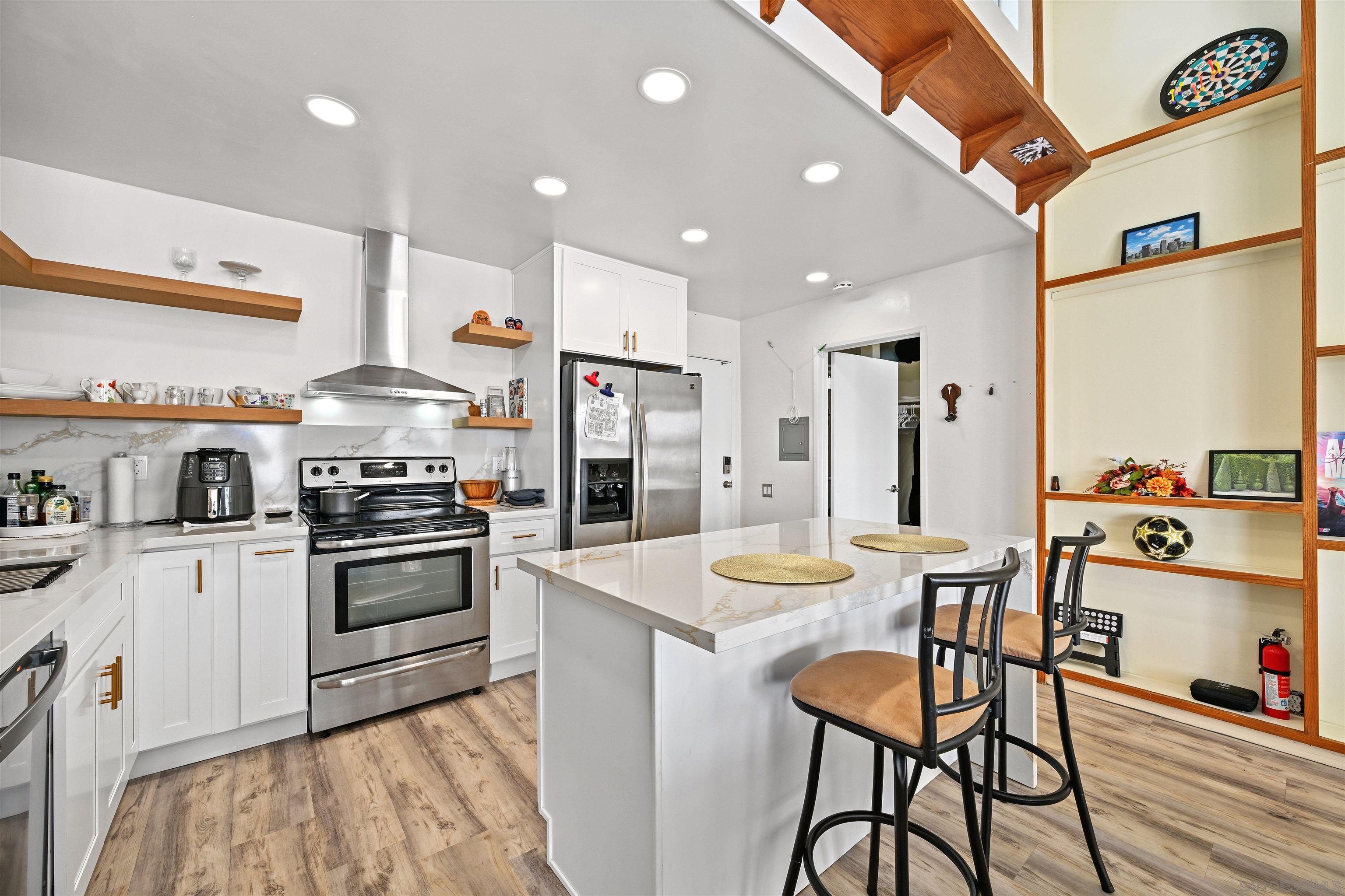 Detail Gallery Image 6 of 29 For 1855  Diamond St  #5-327,  San Diego,  CA 92109 - 1 Beds | 2 Baths