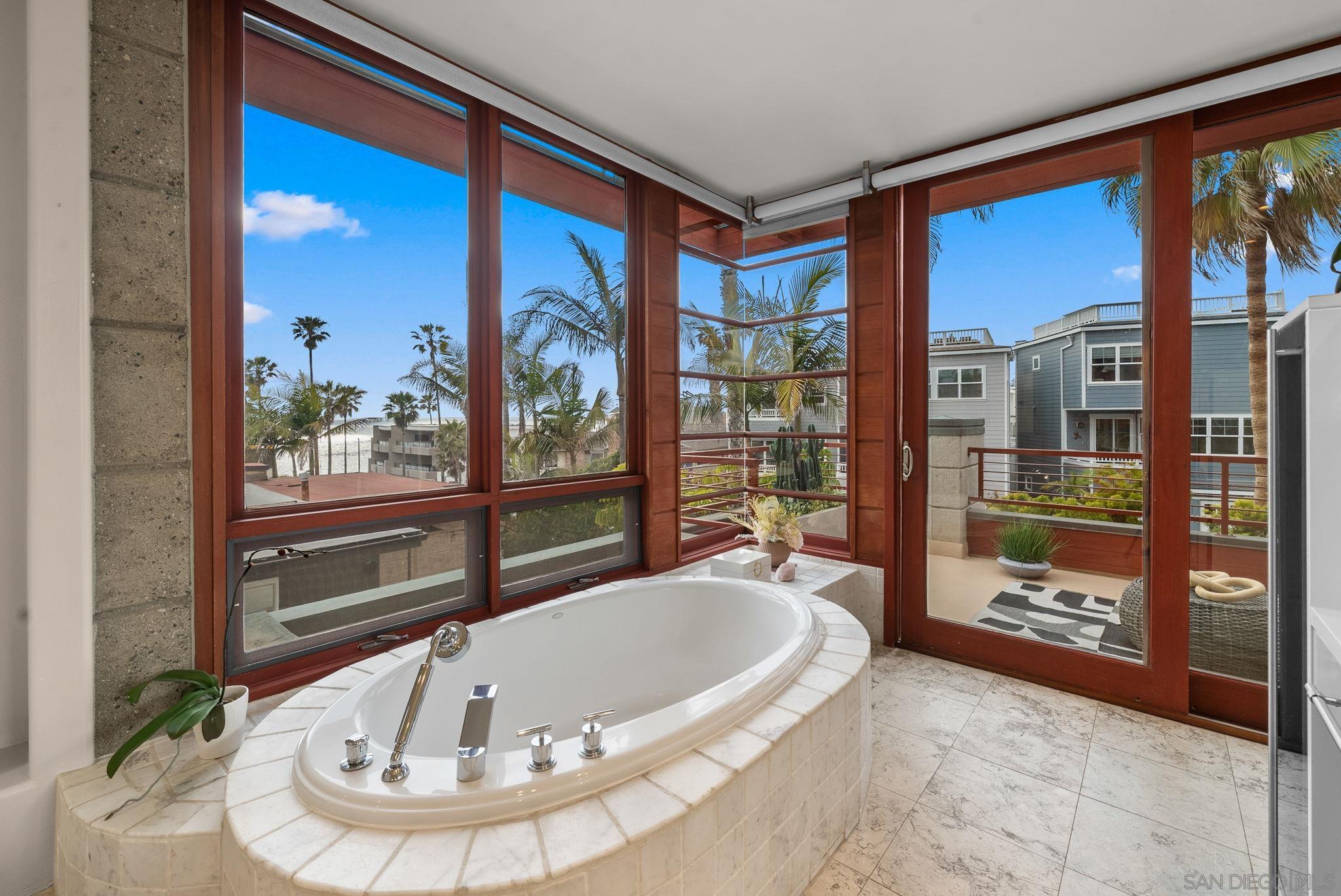 Detail Gallery Image 17 of 35 For 257  Playa Del Sur, La Jolla,  CA 92037 - 4 Beds | 4/1 Baths