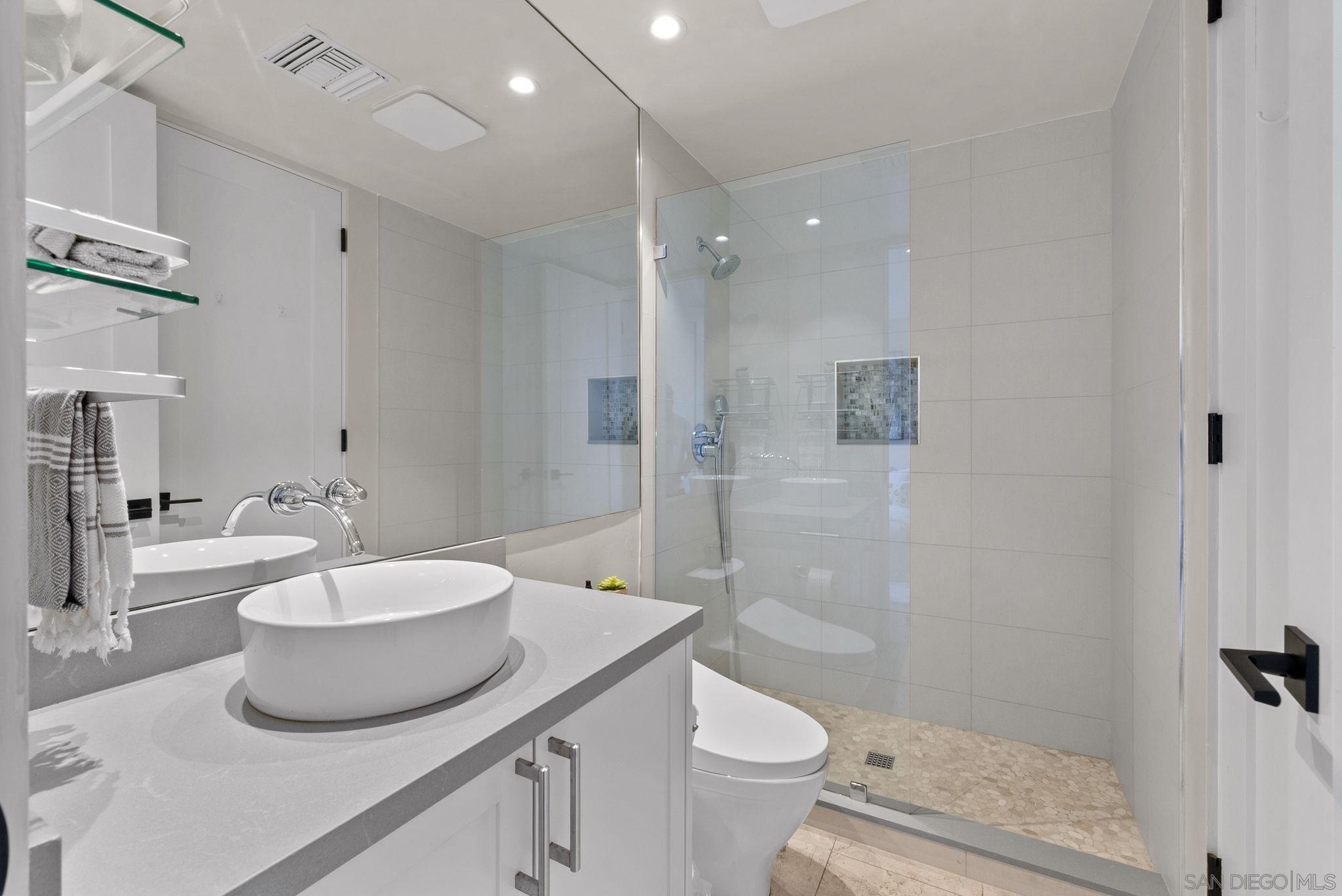 Detail Gallery Image 22 of 35 For 257  Playa Del Sur, La Jolla,  CA 92037 - 4 Beds | 4/1 Baths