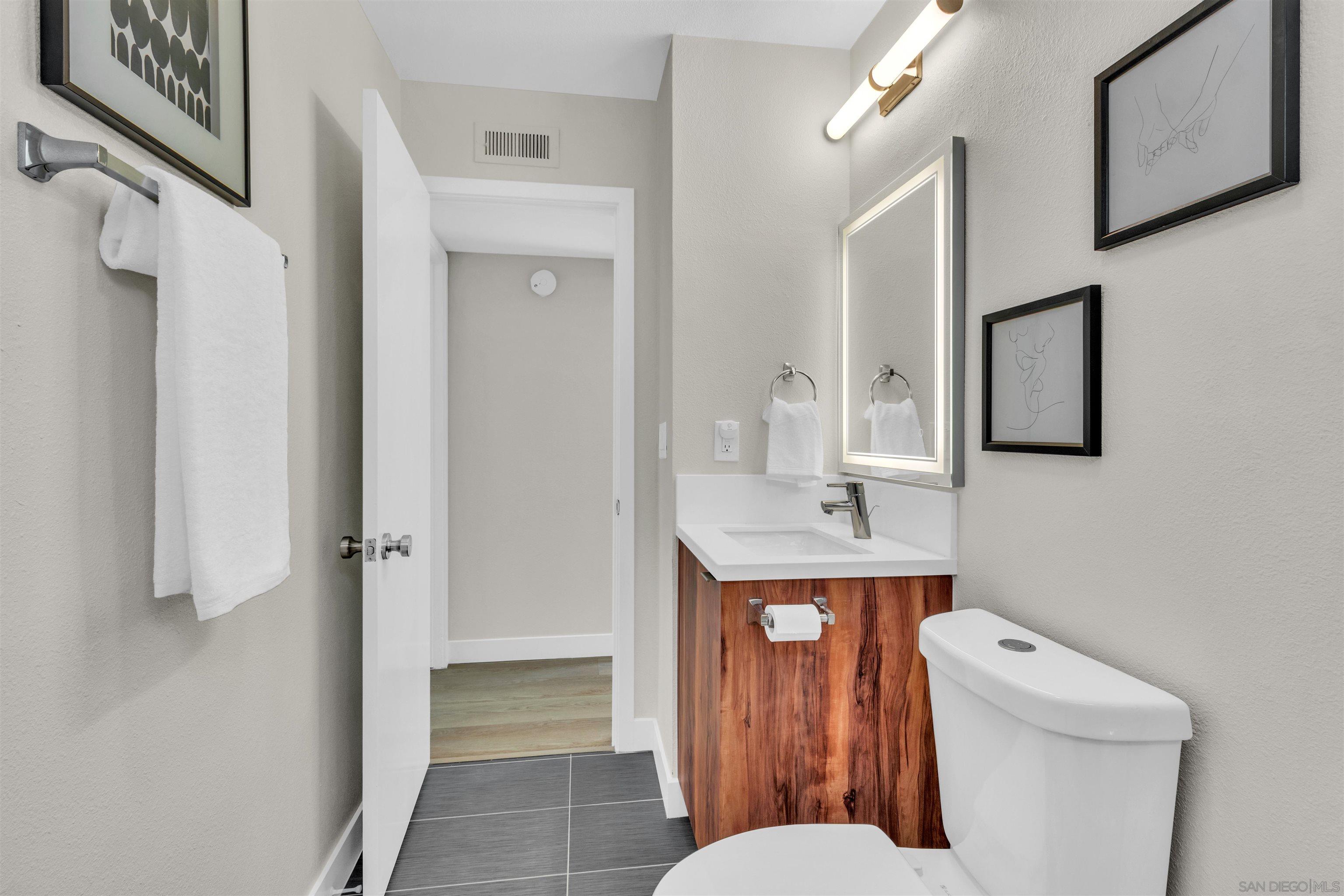 Detail Gallery Image 20 of 50 For 13070  Roundup Ave, San Diego,  CA 92129 - 4 Beds | 4 Baths