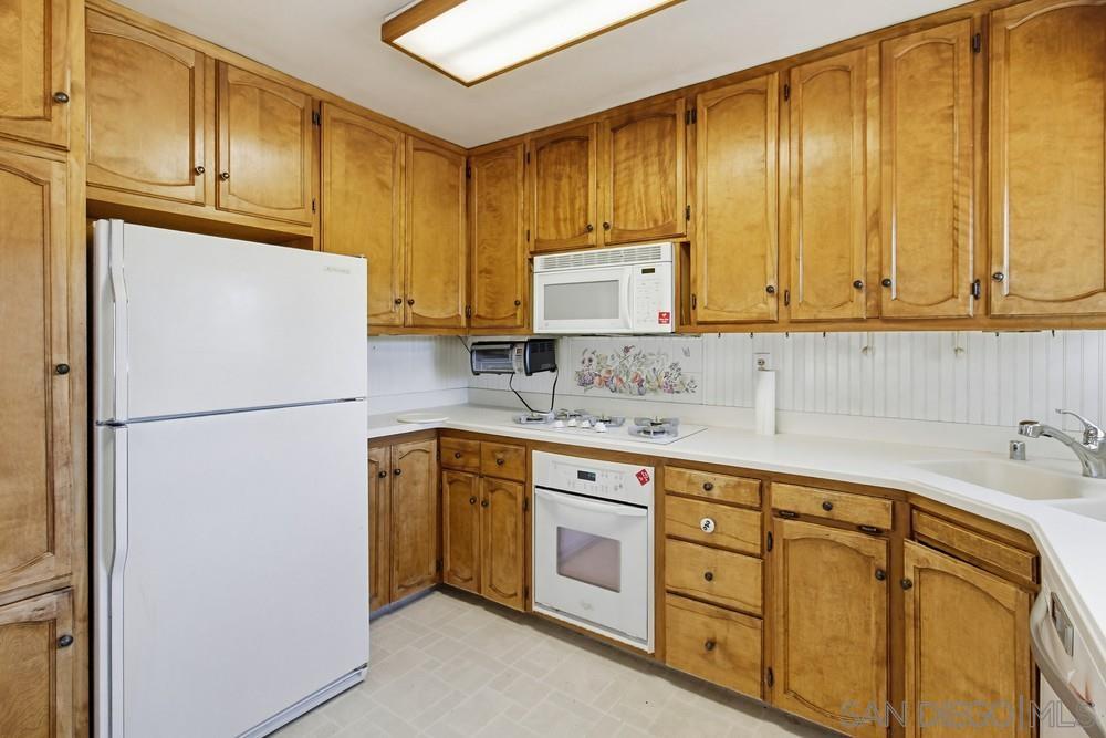 Detail Gallery Image 3 of 50 For 4460  Alamo Way, San Diego,  CA 92115 - 3 Beds | 2 Baths