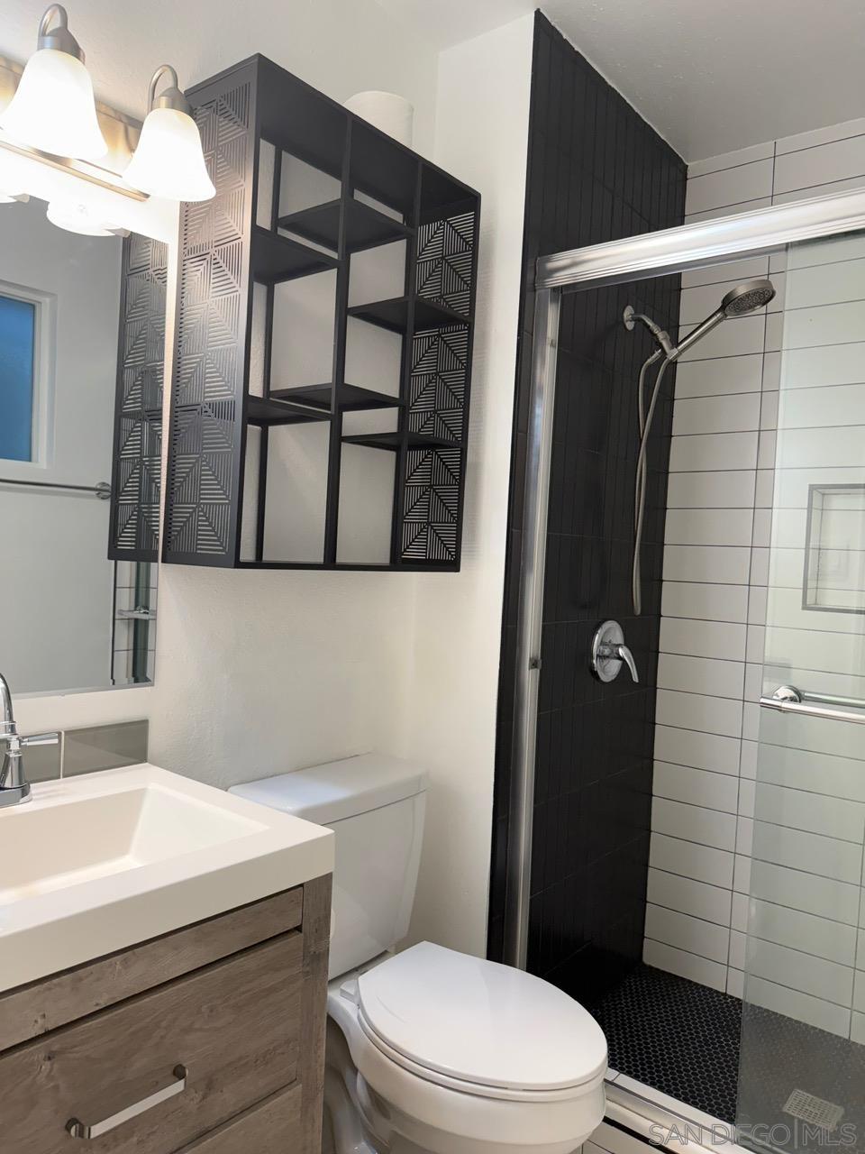 Detail Gallery Image 13 of 18 For 3516  Las Vegas Dr, Oceanside,  CA 92054 - 3 Beds | 2 Baths