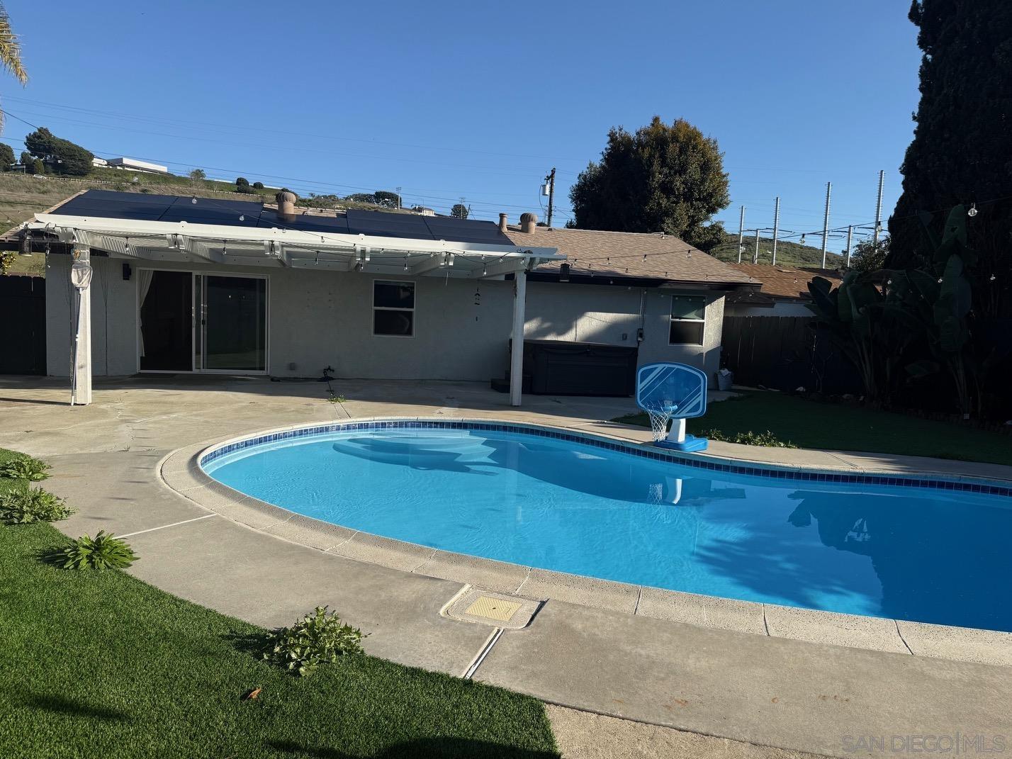 Detail Gallery Image 18 of 18 For 3516  Las Vegas Dr, Oceanside,  CA 92054 - 3 Beds | 2 Baths