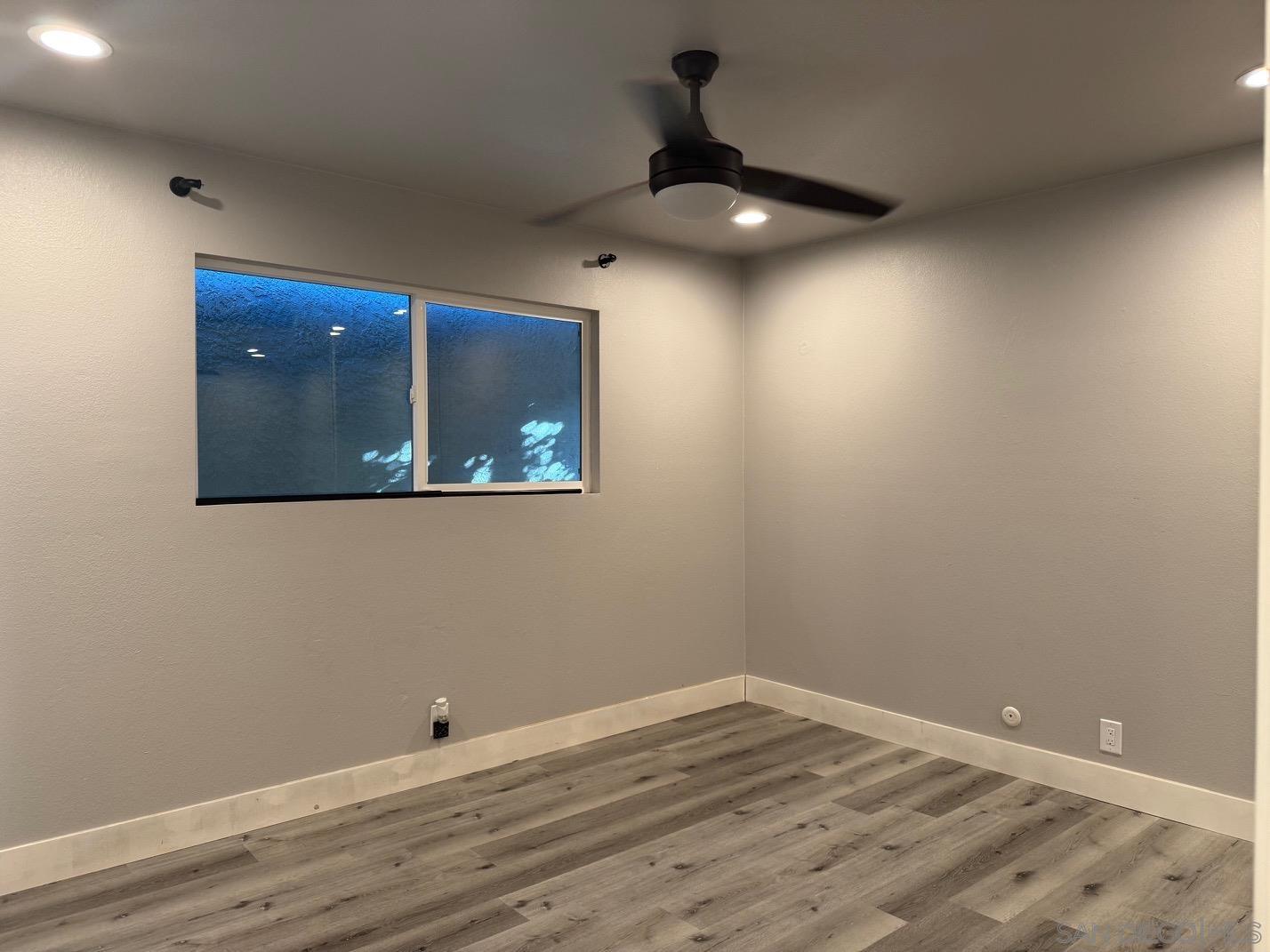 Detail Gallery Image 8 of 18 For 3516  Las Vegas Dr, Oceanside,  CA 92054 - 3 Beds | 2 Baths