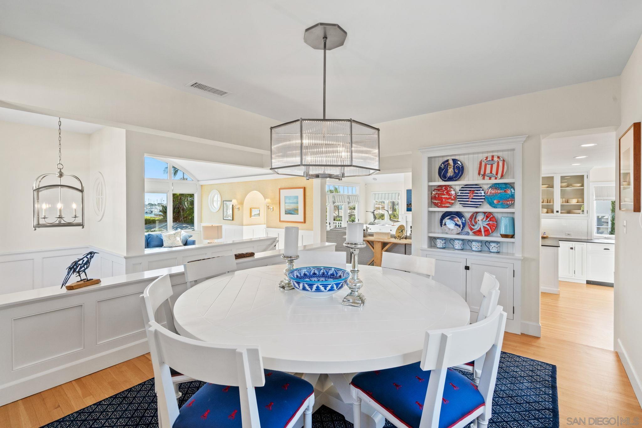 Detail Gallery Image 18 of 46 For 924  Scott St, San Diego,  CA 92106 - 4 Beds | 3/1 Baths