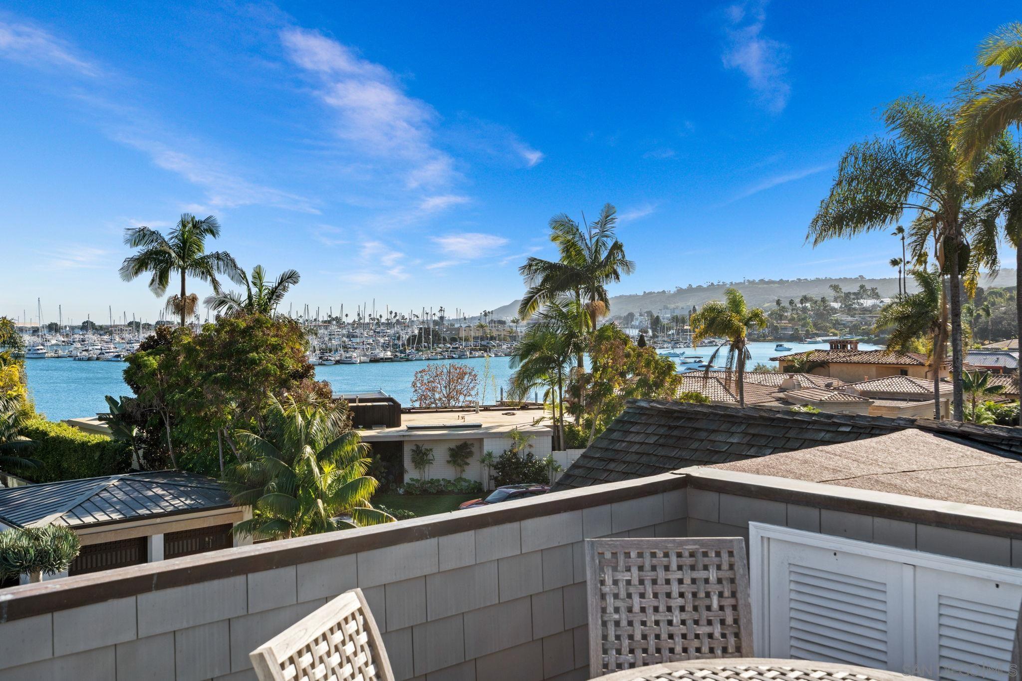 Detail Gallery Image 24 of 46 For 924  Scott St, San Diego,  CA 92106 - 4 Beds | 3/1 Baths