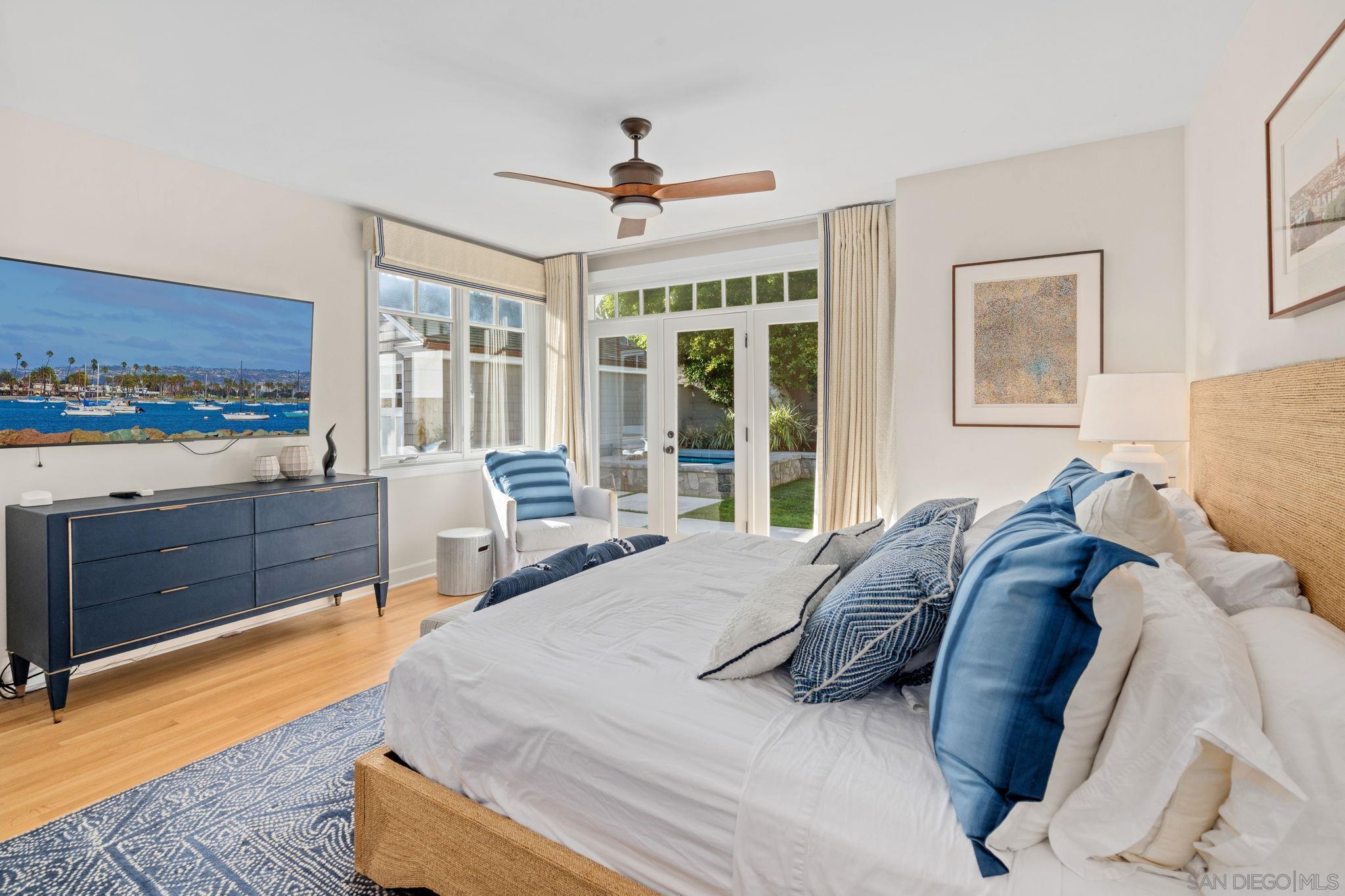 Detail Gallery Image 27 of 46 For 924  Scott St, San Diego,  CA 92106 - 4 Beds | 3/1 Baths