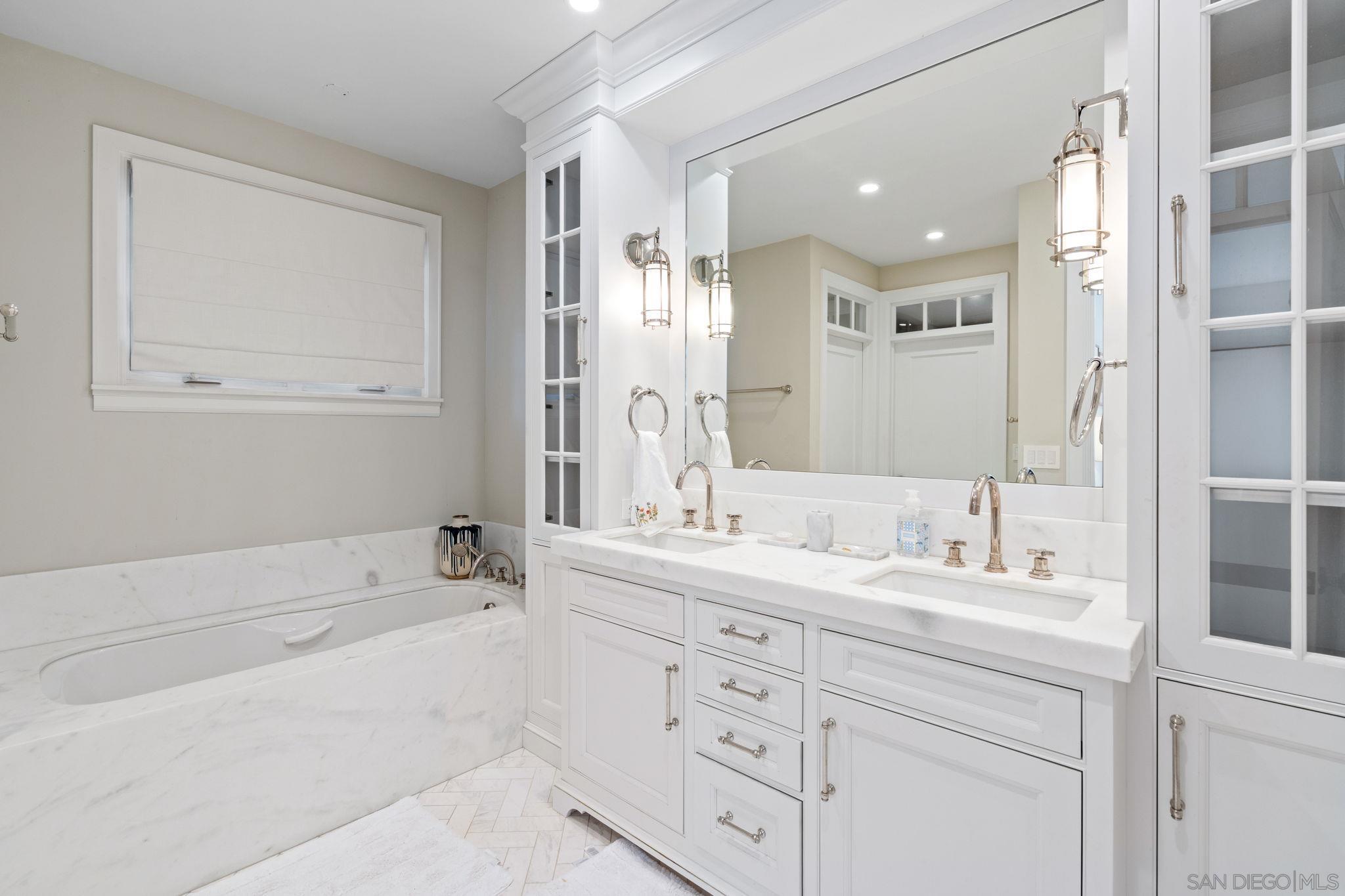 Detail Gallery Image 29 of 46 For 924  Scott St, San Diego,  CA 92106 - 4 Beds | 3/1 Baths