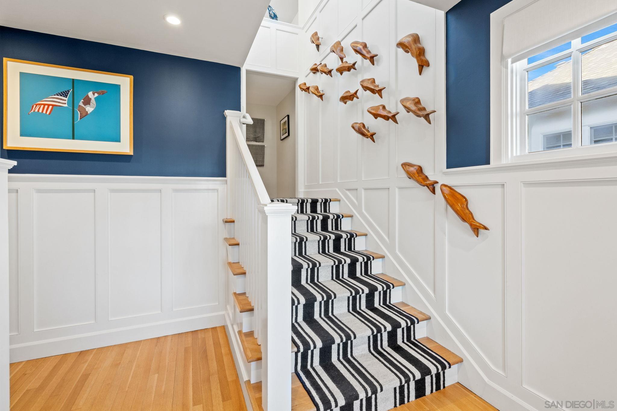 Detail Gallery Image 4 of 46 For 924  Scott St, San Diego,  CA 92106 - 4 Beds | 3/1 Baths