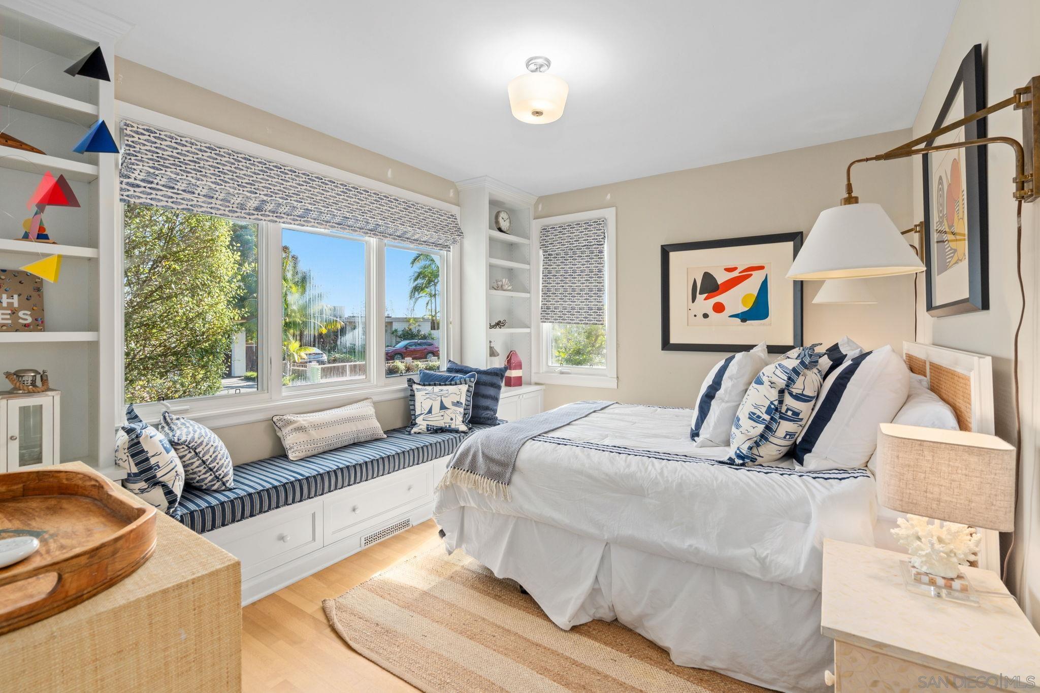 Detail Gallery Image 33 of 46 For 924  Scott St, San Diego,  CA 92106 - 4 Beds | 3/1 Baths