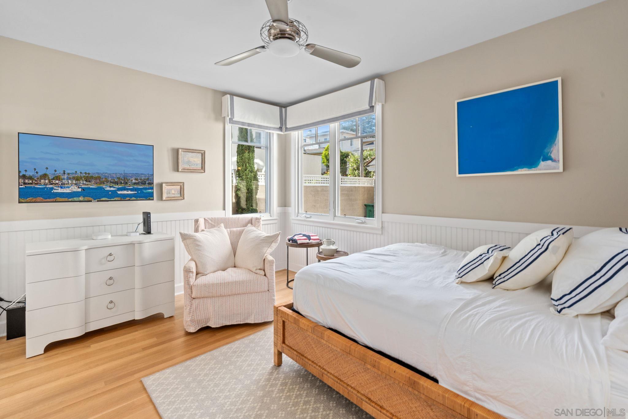 Detail Gallery Image 35 of 46 For 924  Scott St, San Diego,  CA 92106 - 4 Beds | 3/1 Baths