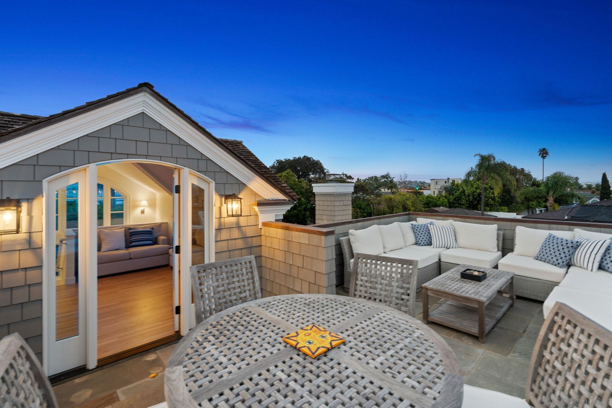 Detail Gallery Image 42 of 46 For 924  Scott St, San Diego,  CA 92106 - 4 Beds | 3/1 Baths