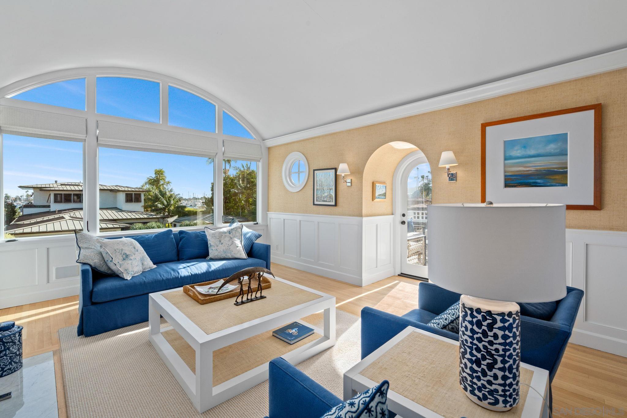 Detail Gallery Image 6 of 46 For 924  Scott St, San Diego,  CA 92106 - 4 Beds | 3/1 Baths