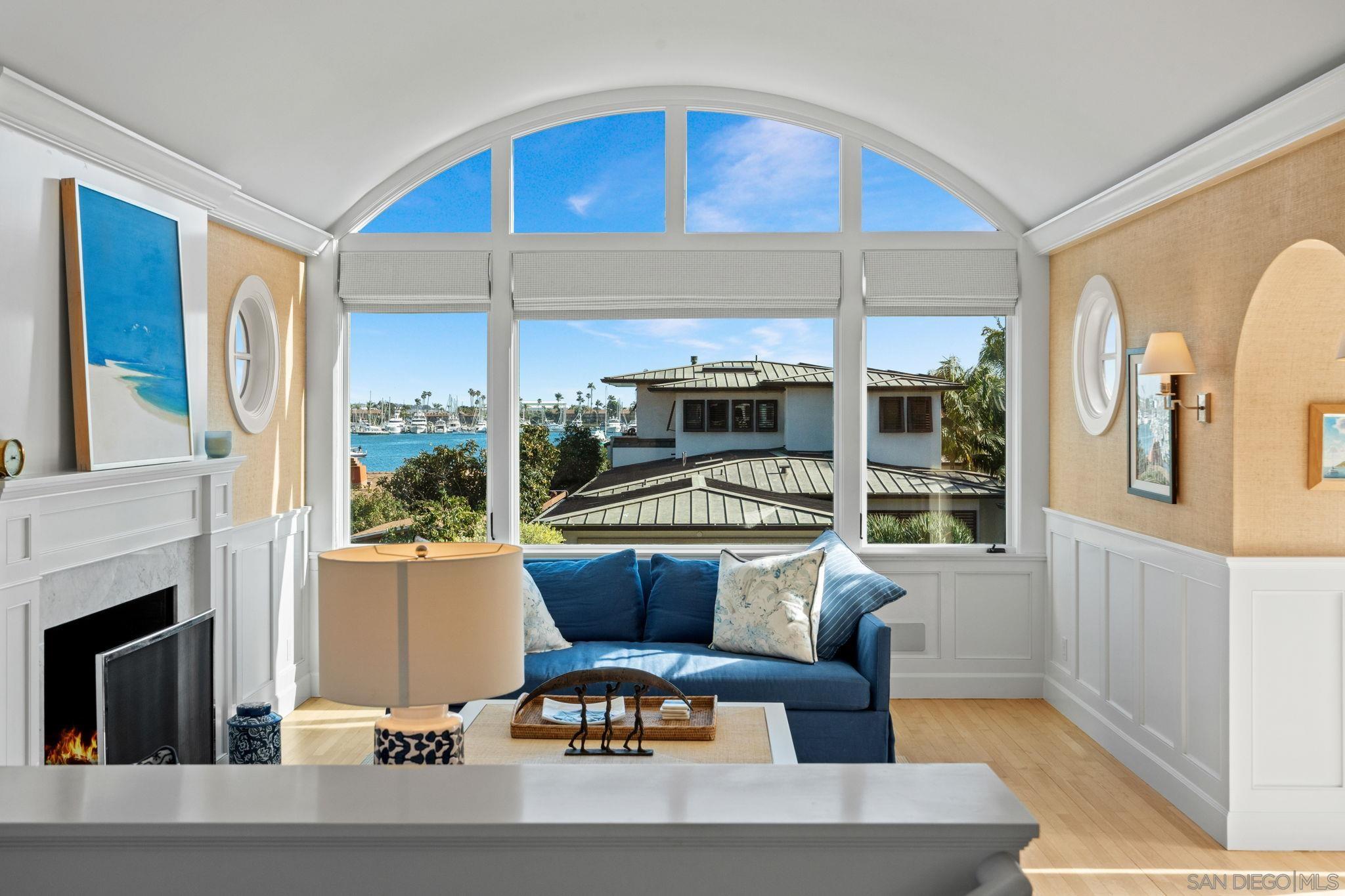 Detail Gallery Image 7 of 46 For 924  Scott St, San Diego,  CA 92106 - 4 Beds | 3/1 Baths