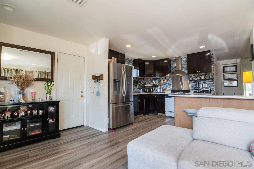 Detail Gallery Image 9 of 25 For 4788  Auburn Dr, San Diego,  CA 92105 - 2 Beds | 2 Baths