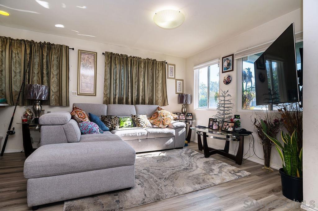 Detail Gallery Image 5 of 25 For 4788  Auburn Dr, San Diego,  CA 92105 - 2 Beds | 2 Baths