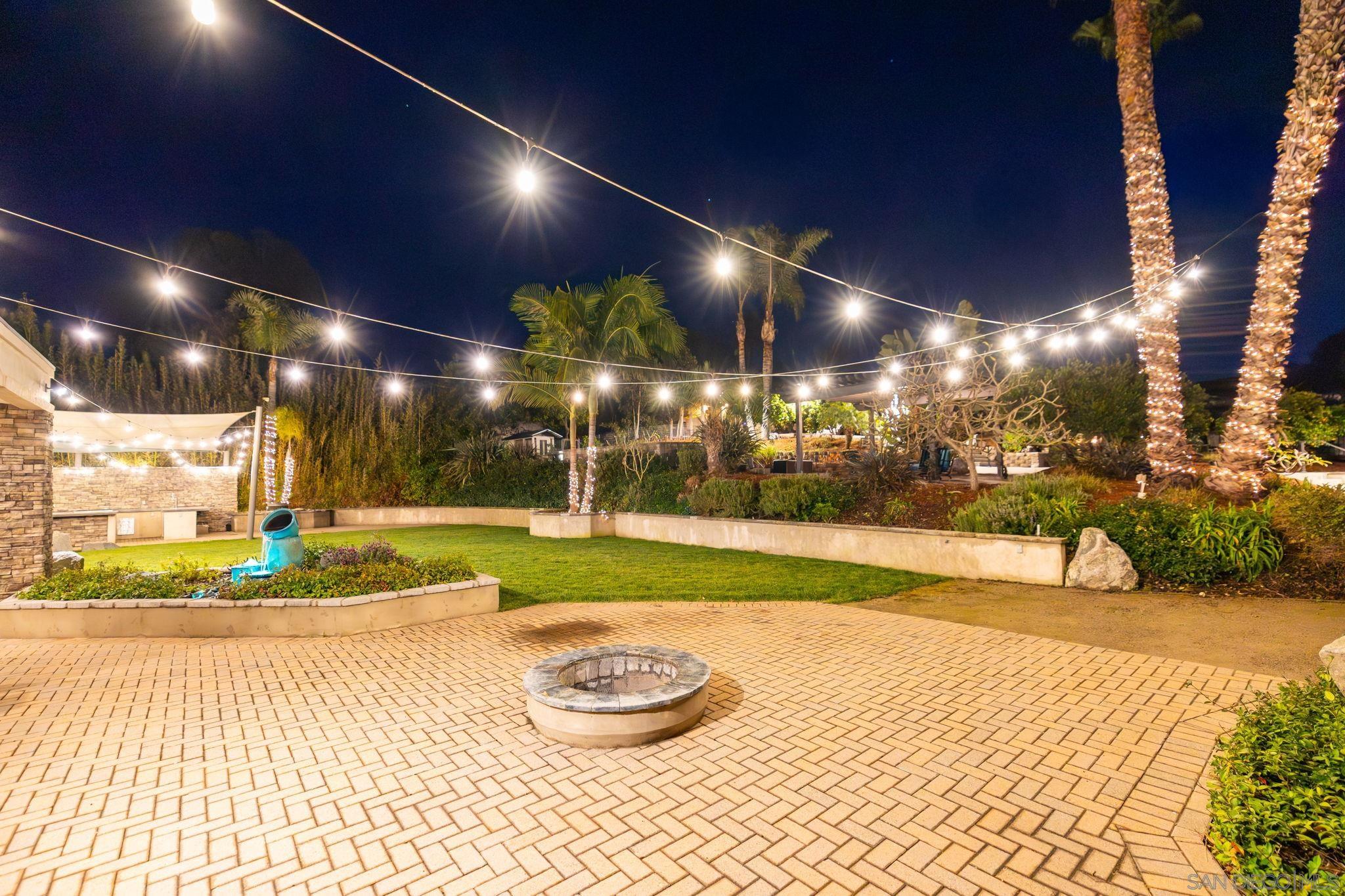 Detail Gallery Image 12 of 75 For 1441 E Taylor St, Vista,  CA 92084 - 3 Beds | 3 Baths