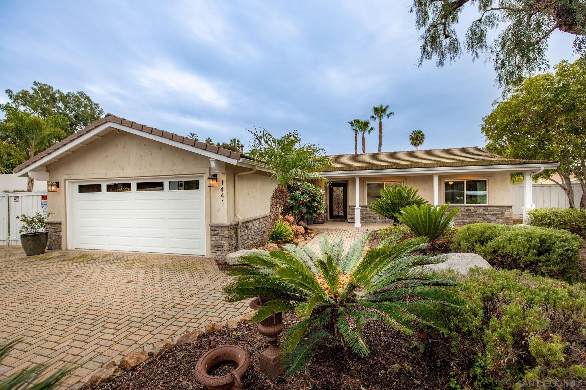 Detail Gallery Image 15 of 75 For 1441 E Taylor St, Vista,  CA 92084 - 3 Beds | 3 Baths