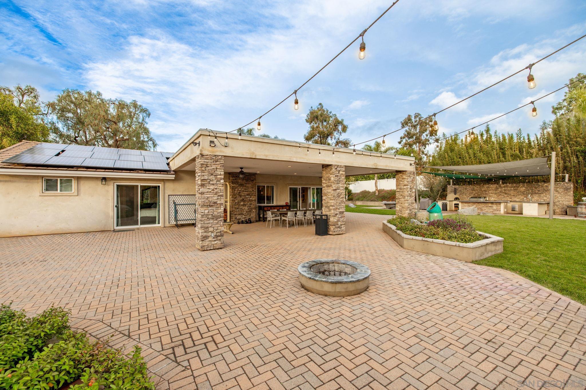 Detail Gallery Image 24 of 75 For 1441 E Taylor St, Vista,  CA 92084 - 3 Beds | 3 Baths