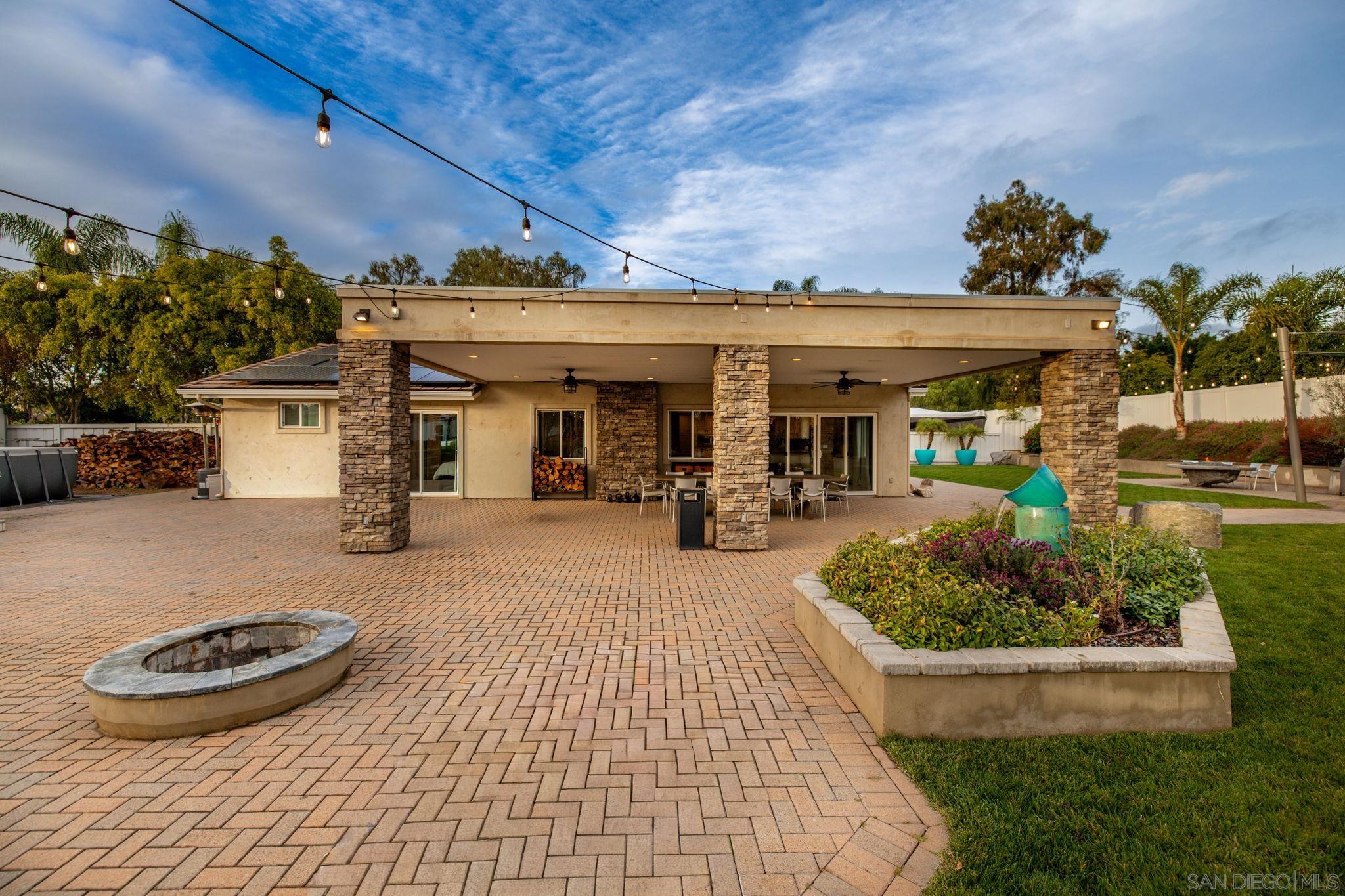 Detail Gallery Image 27 of 75 For 1441 E Taylor St, Vista,  CA 92084 - 3 Beds | 3 Baths