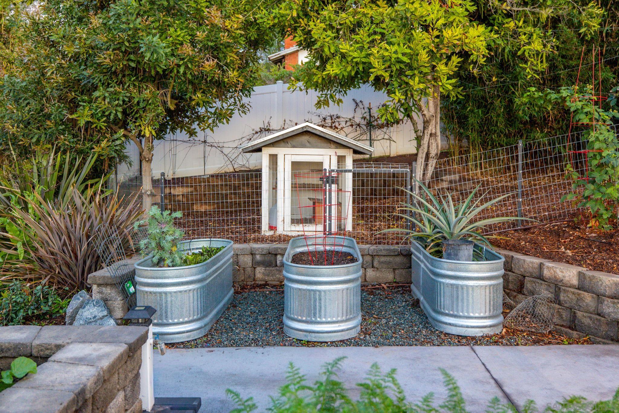 Detail Gallery Image 35 of 75 For 1441 E Taylor St, Vista,  CA 92084 - 3 Beds | 3 Baths