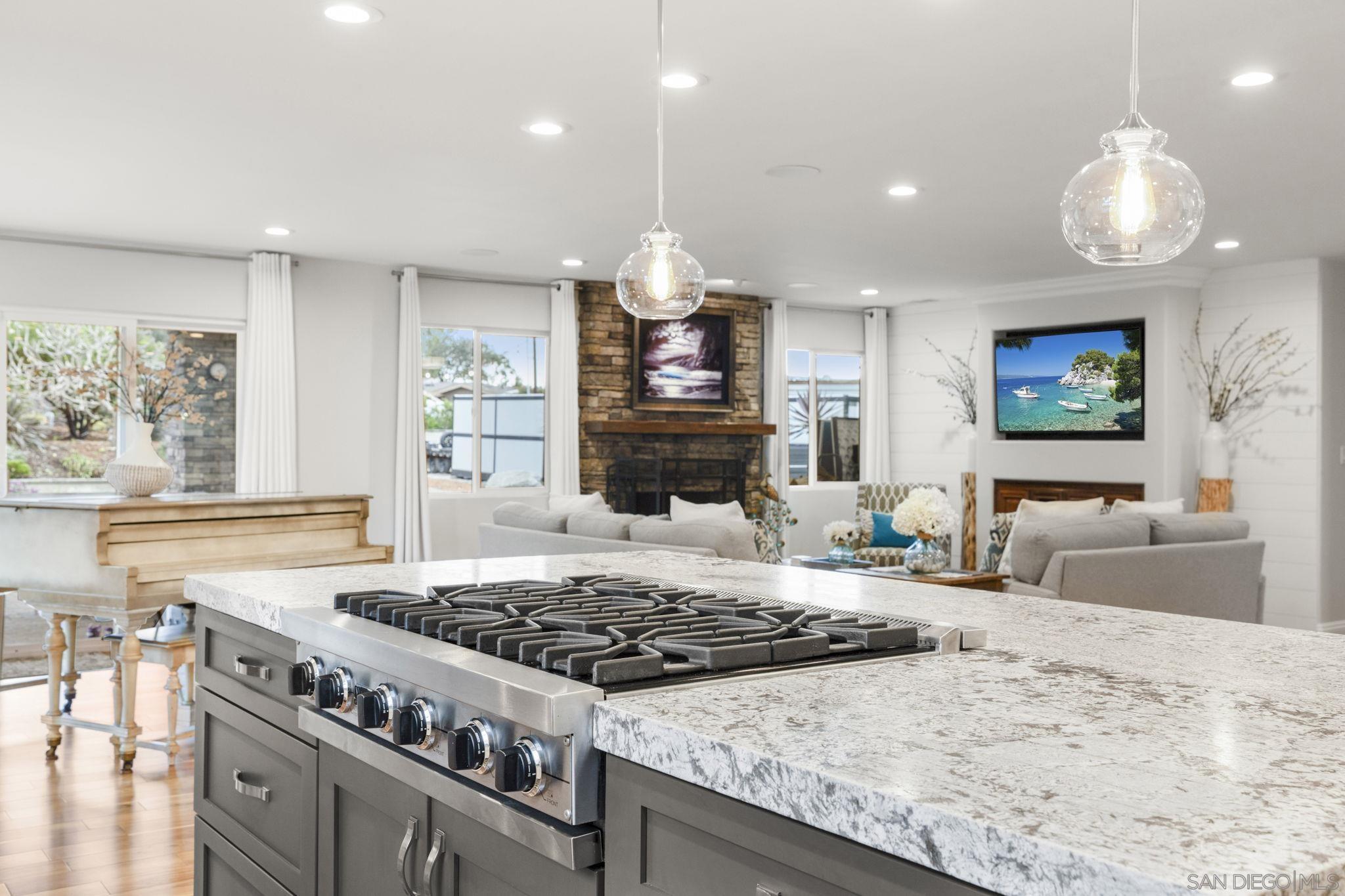 Detail Gallery Image 42 of 75 For 1441 E Taylor St, Vista,  CA 92084 - 3 Beds | 3 Baths