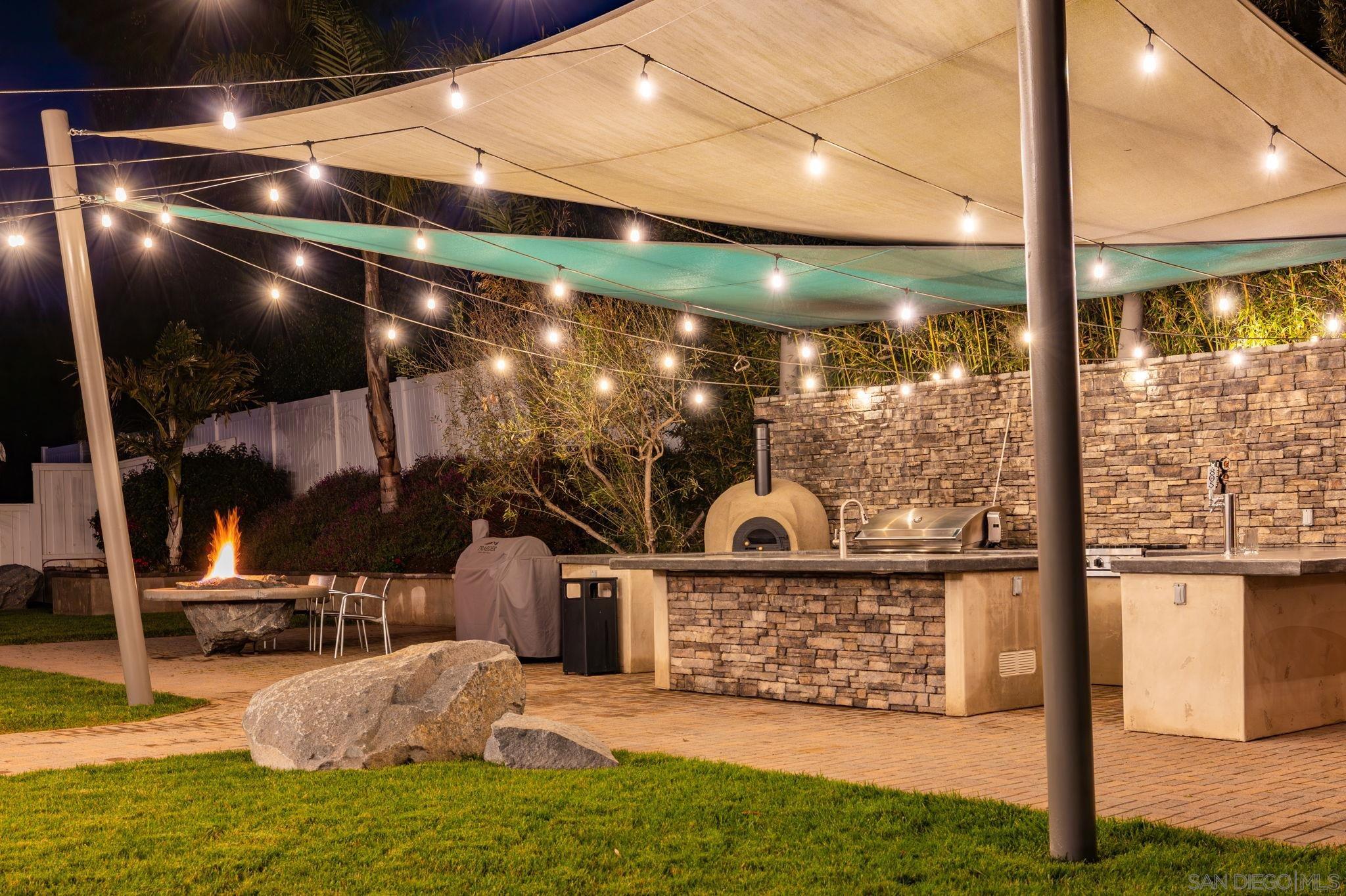 Detail Gallery Image 7 of 75 For 1441 E Taylor St, Vista,  CA 92084 - 3 Beds | 3 Baths