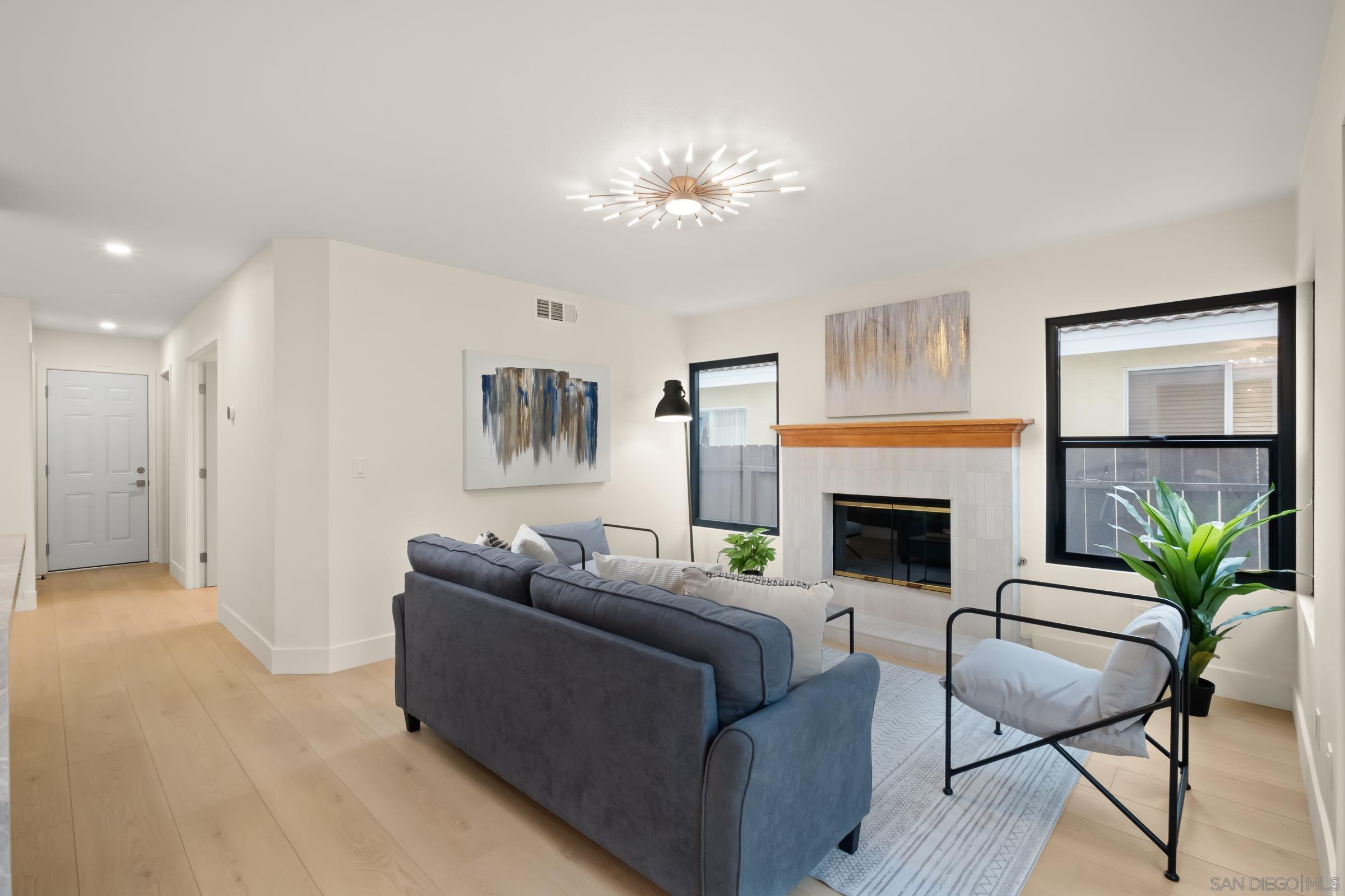 Detail Gallery Image 16 of 49 For 11579  Lorirae Pl, San Diego,  CA 92126 - 5 Beds | 3 Baths