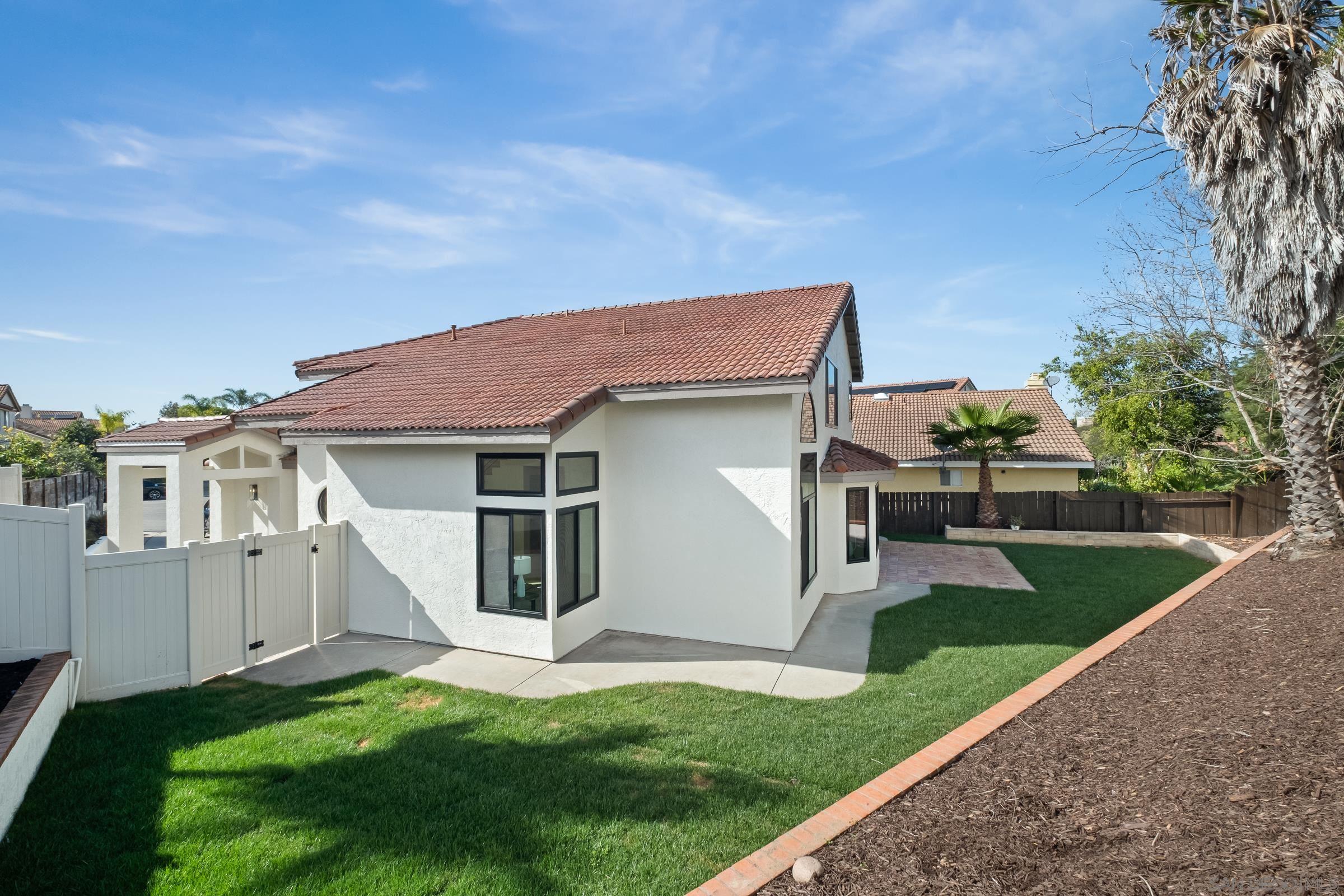 Detail Gallery Image 22 of 49 For 11579  Lorirae Pl, San Diego,  CA 92126 - 5 Beds | 3 Baths