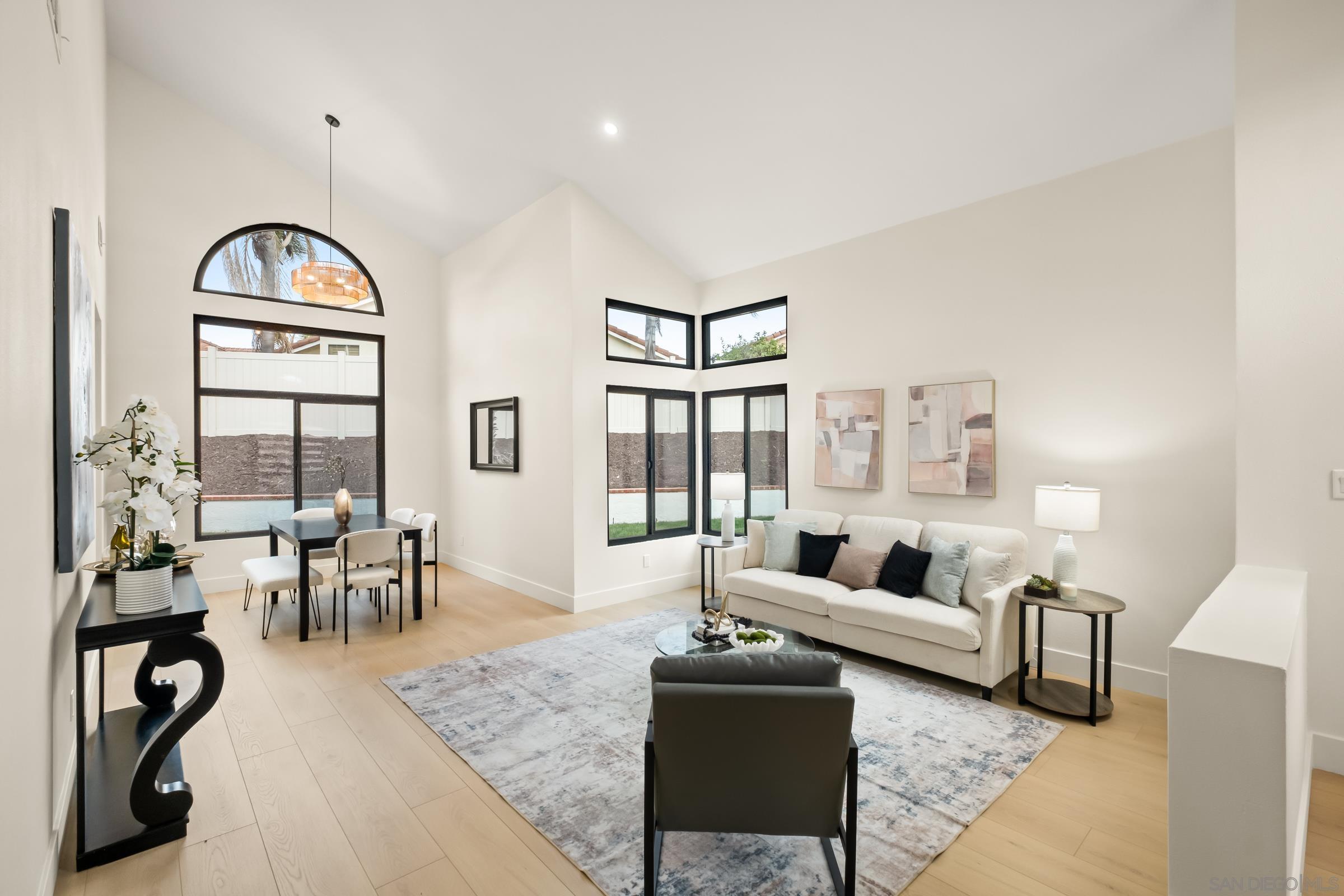 Detail Gallery Image 4 of 49 For 11579  Lorirae Pl, San Diego,  CA 92126 - 5 Beds | 3 Baths