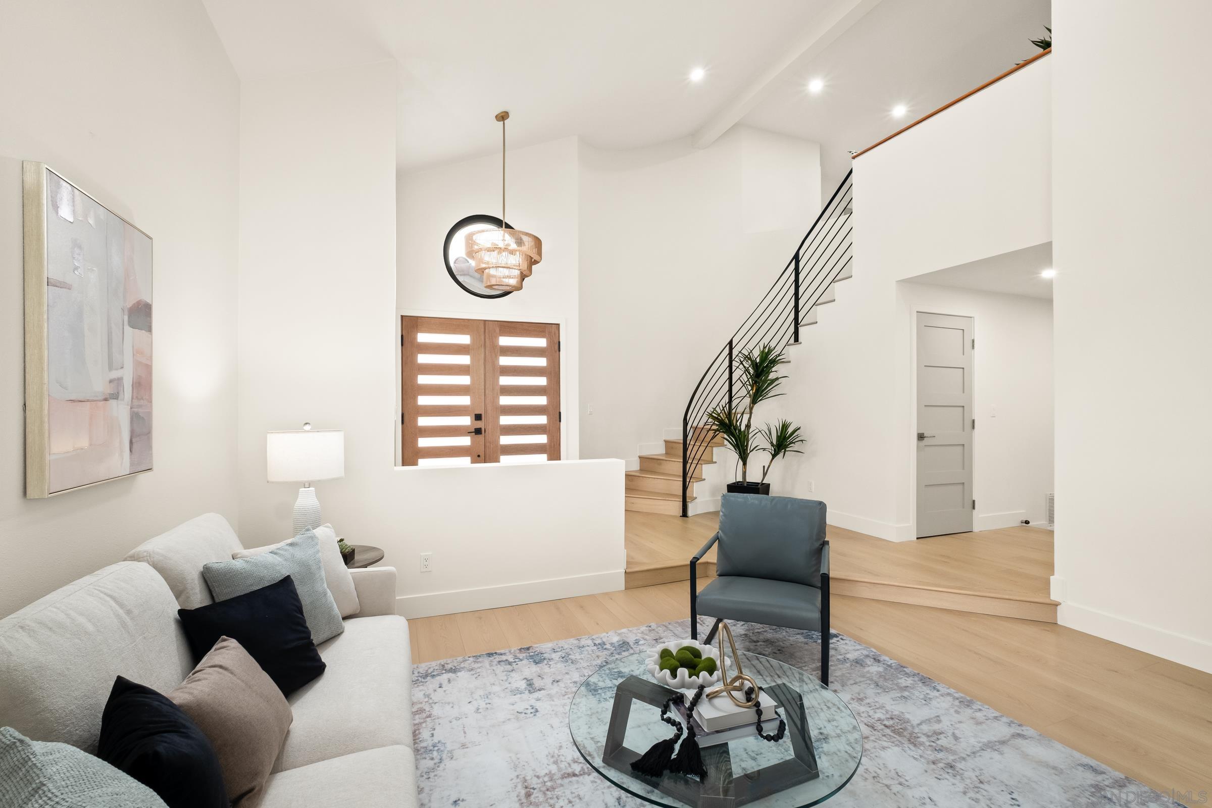 Detail Gallery Image 6 of 49 For 11579  Lorirae Pl, San Diego,  CA 92126 - 5 Beds | 3 Baths