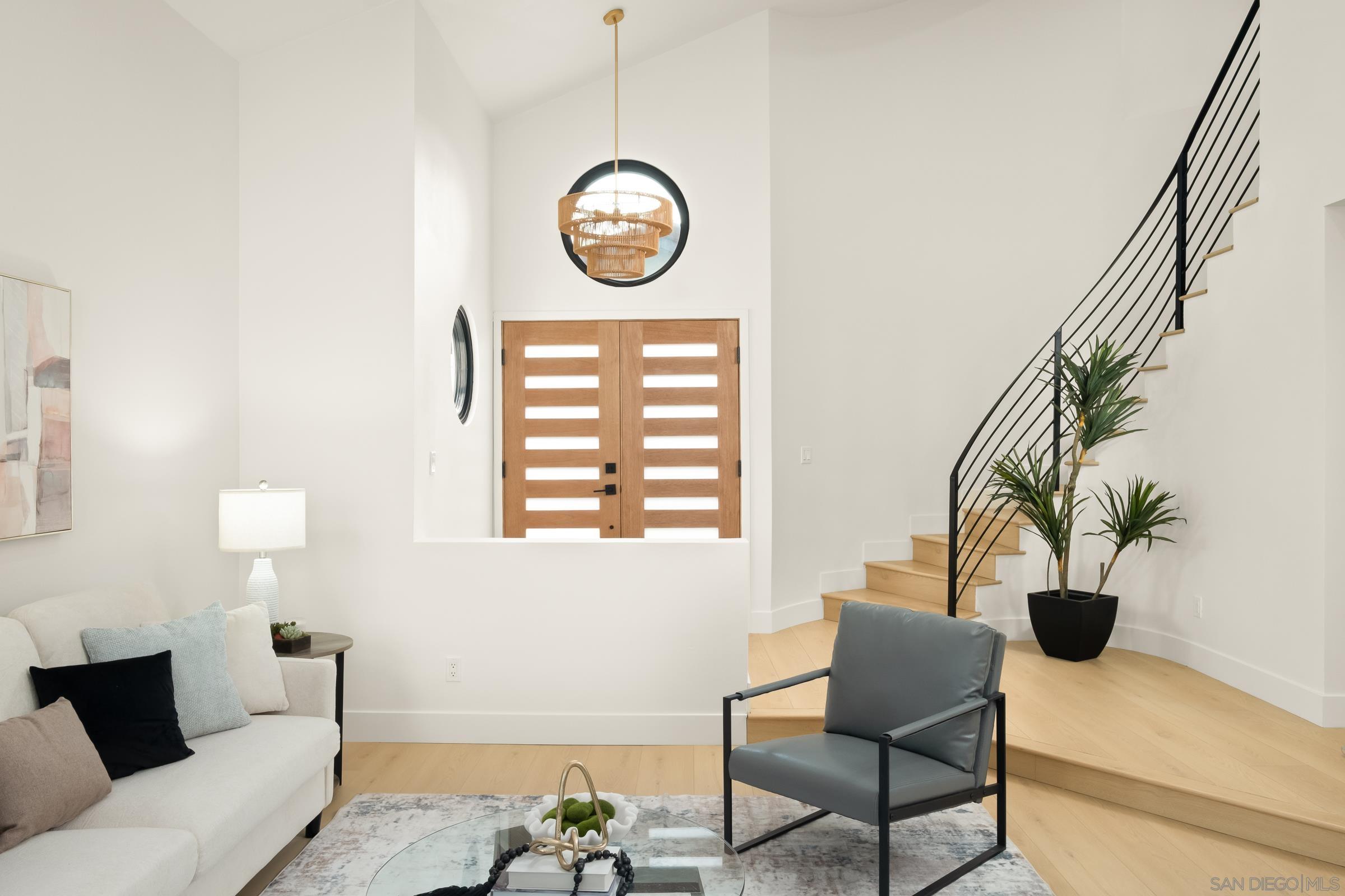 Detail Gallery Image 10 of 49 For 11579  Lorirae Pl, San Diego,  CA 92126 - 5 Beds | 3 Baths