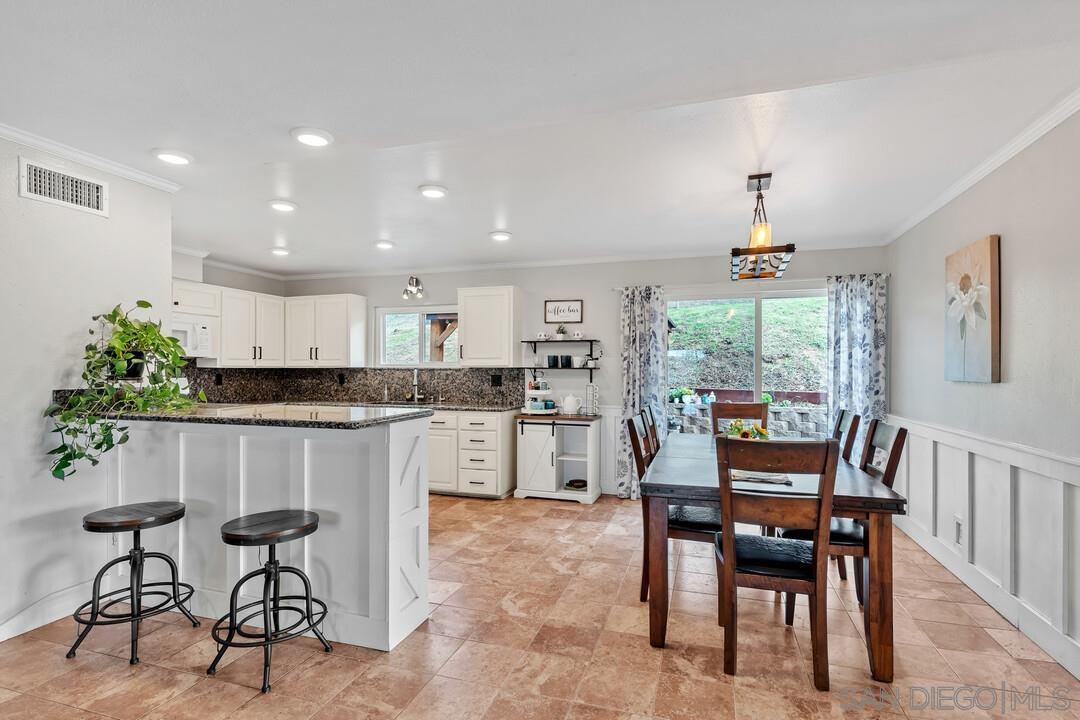 Detail Gallery Image 18 of 72 For 1255  Bermuda Pl, El Cajon,  CA 92021 - 3 Beds | 2/1 Baths