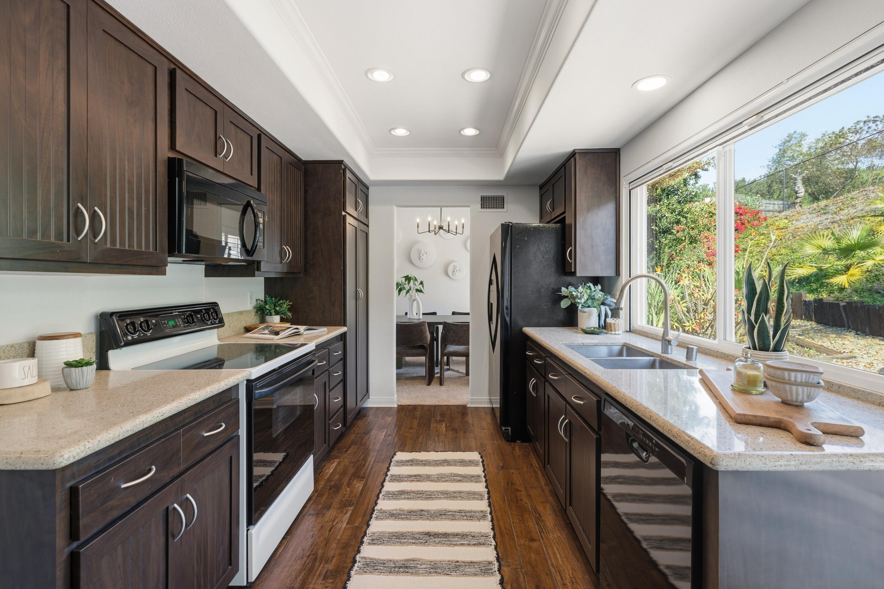 Detail Gallery Image 16 of 44 For 4676  Huggins, San Diego,  CA 92122 - 3 Beds | 2/1 Baths